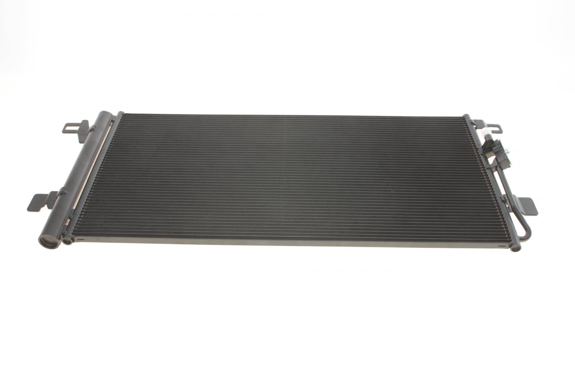 Радіатор кондиціонера (з осушувачем) Audi Q5 2.0-3.0DH 16-