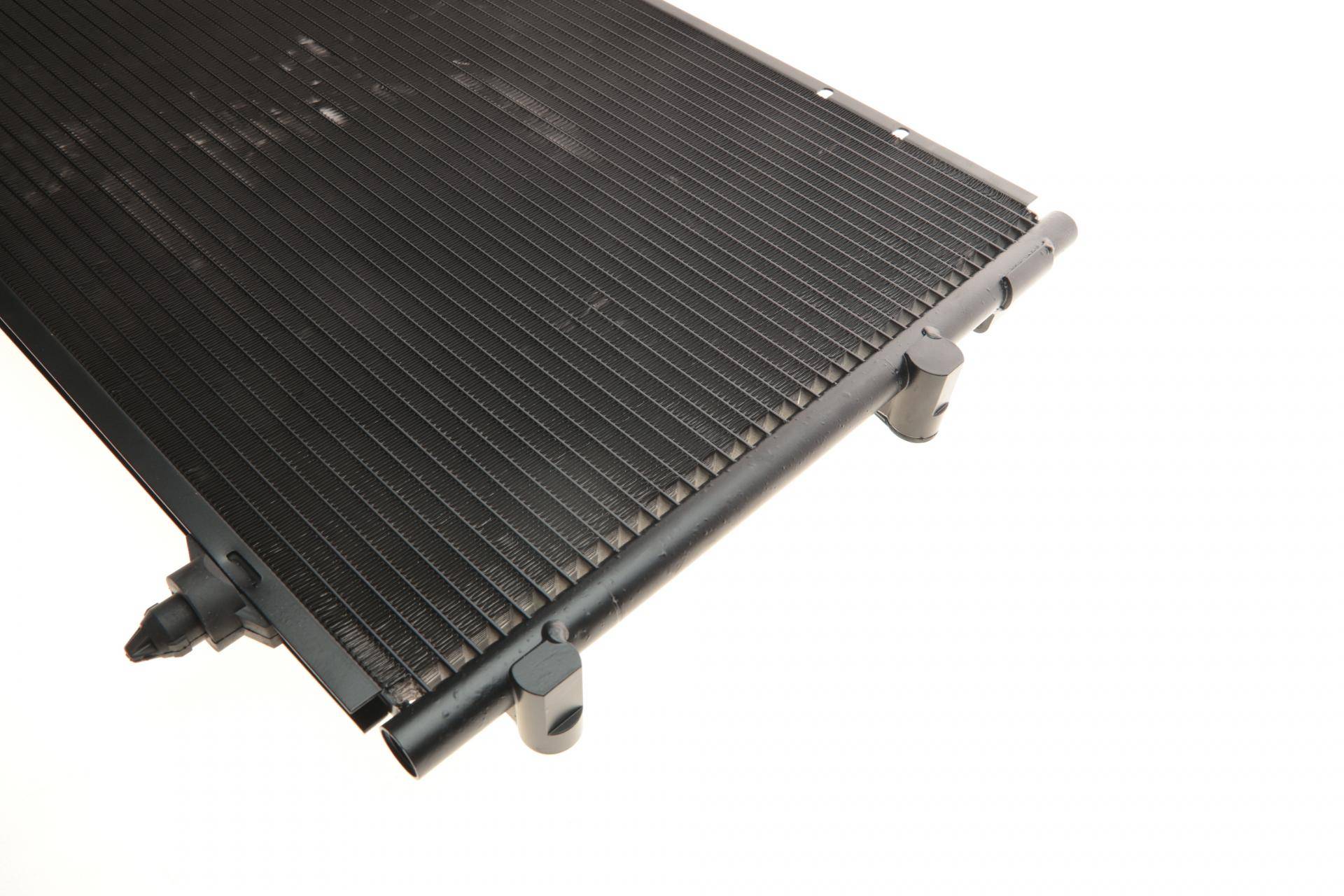 Радіатор кондиціонера (з осушувачем) Toyota Avensis Verso 2.0/2.2D 01-09