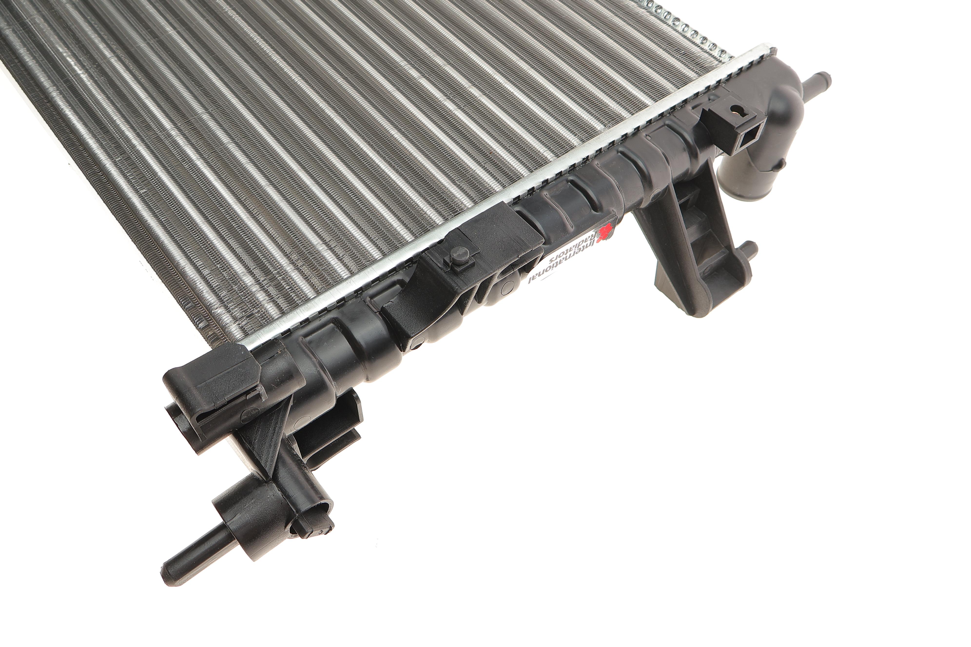 Радиатор охлаждения Opel Combo 1.3/1.7CDTi 04- (+/- AC)