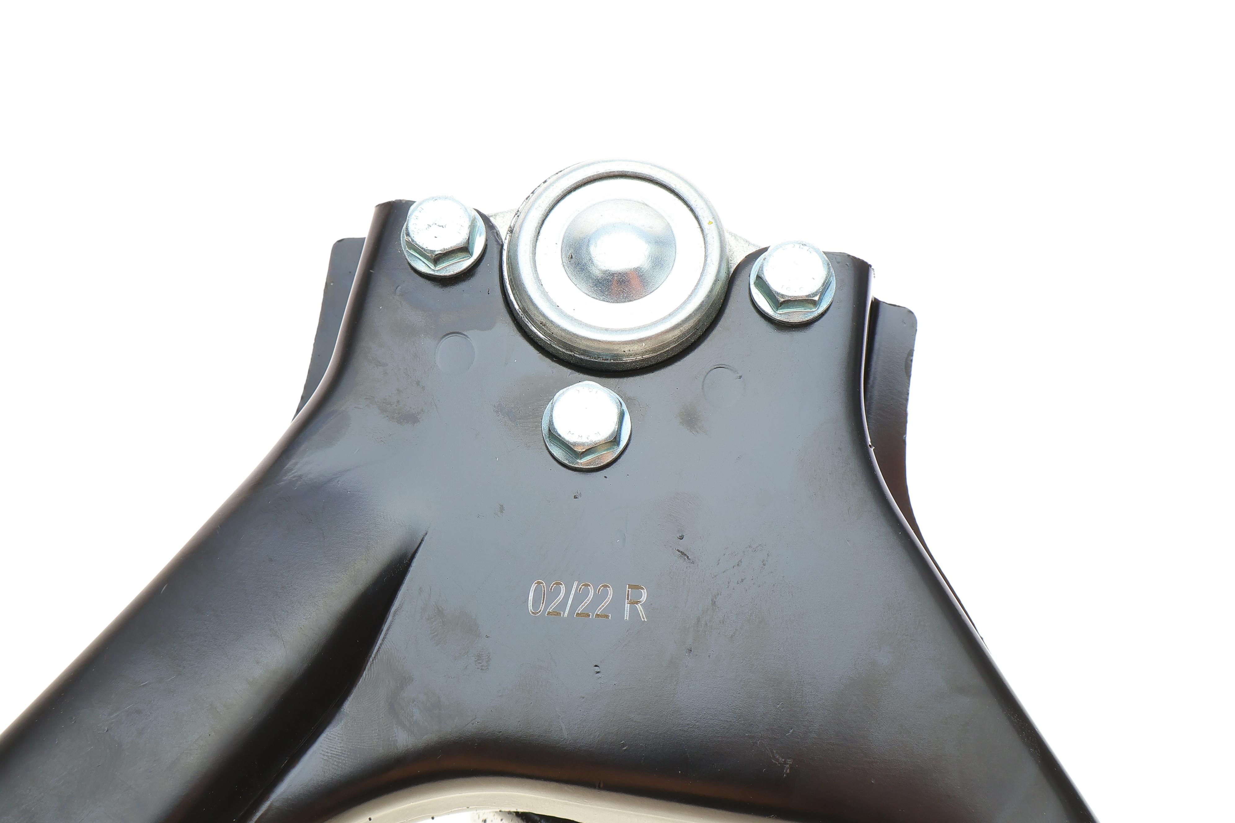 Важіль підвіски (передній/зверху) (L) Mitsubishi L200/Pajero 04-