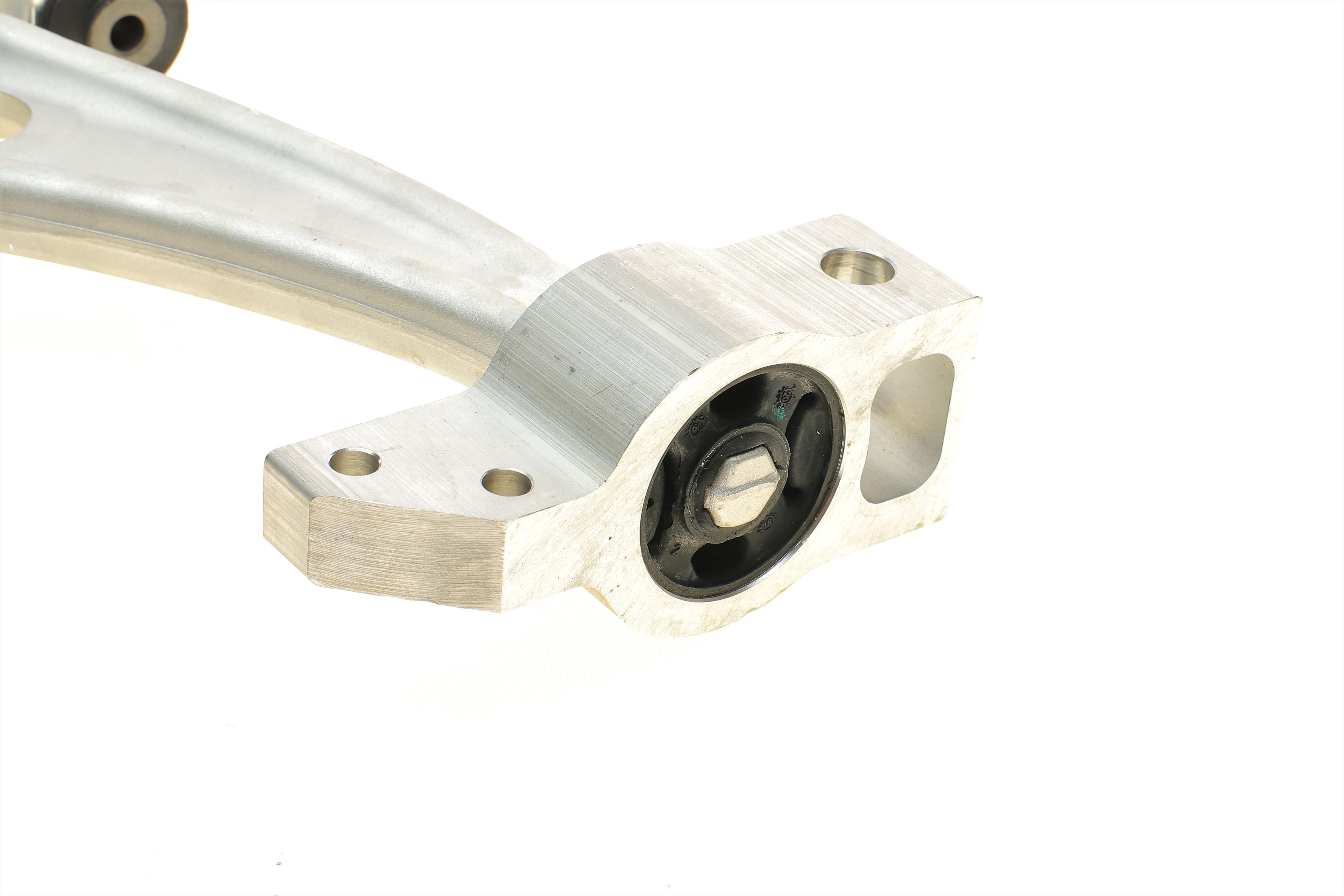 Важіль підвіски (передній/знизу) (R) VW Passat 05-15 (з кульовою) (Алюміній)