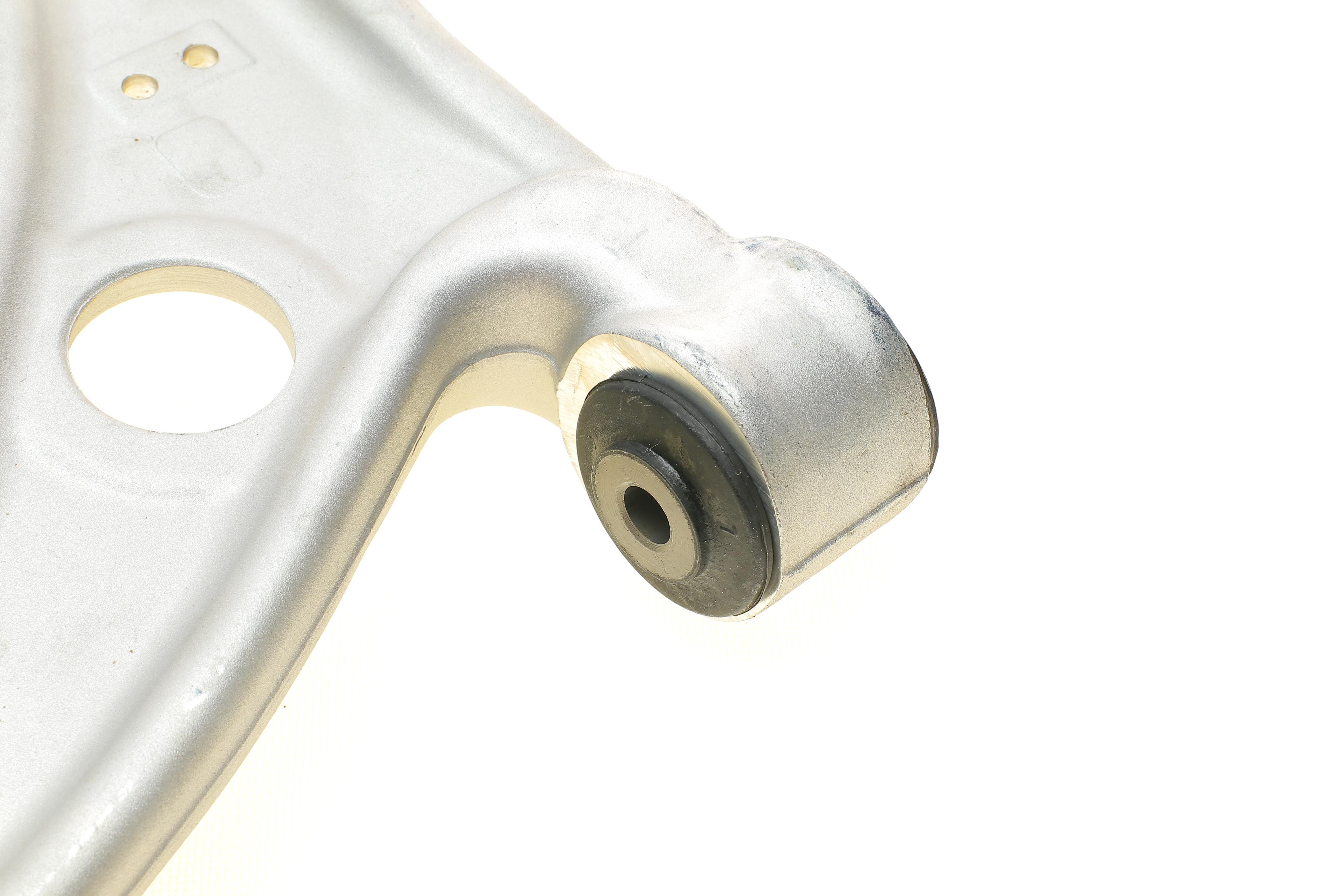 Важіль підвіски (передній/знизу) (R) VW Passat 05-15 (з кульовою) (Алюміній)