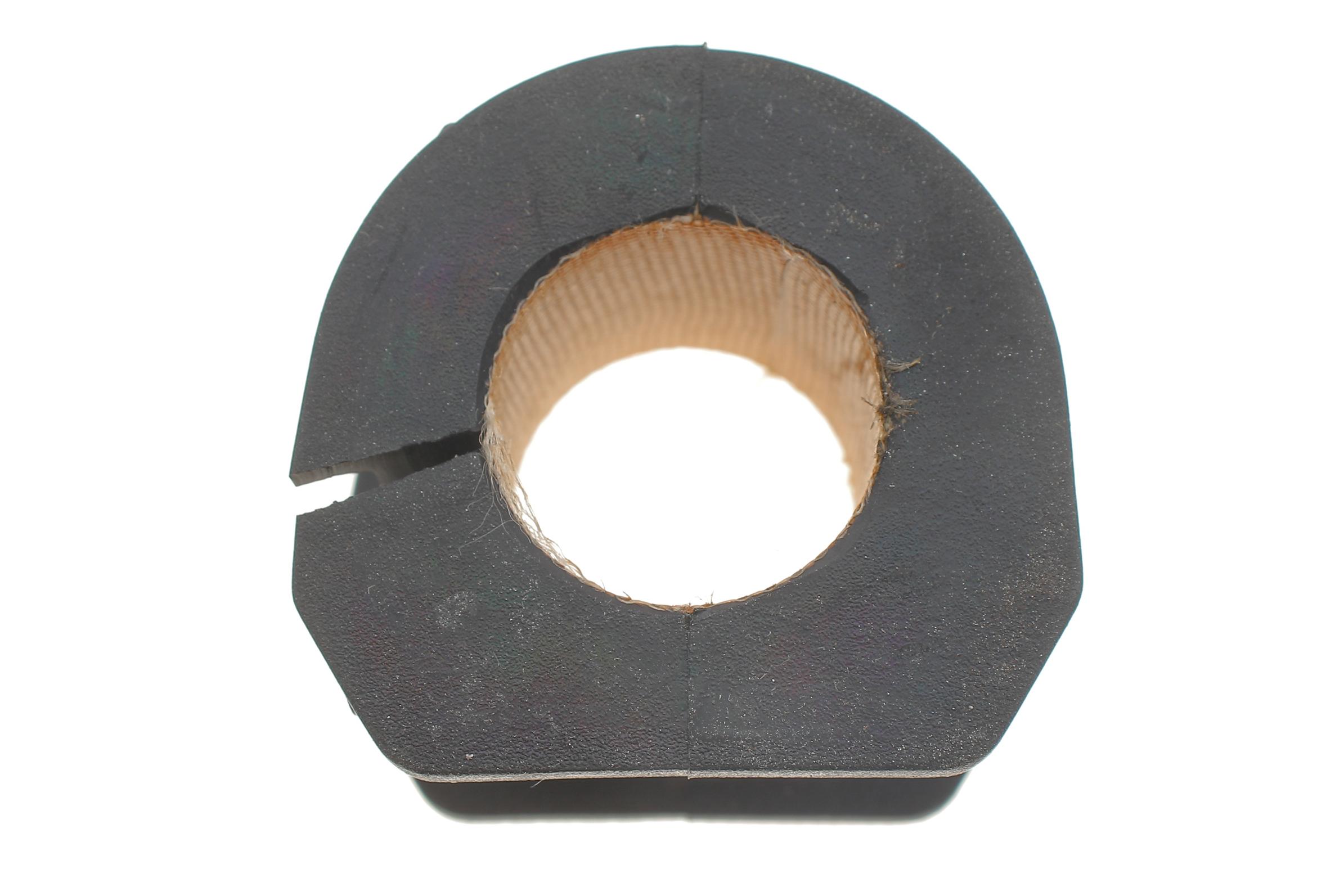 Втулка стабилизатора (переднего) Mitsubishi Pajero 00-