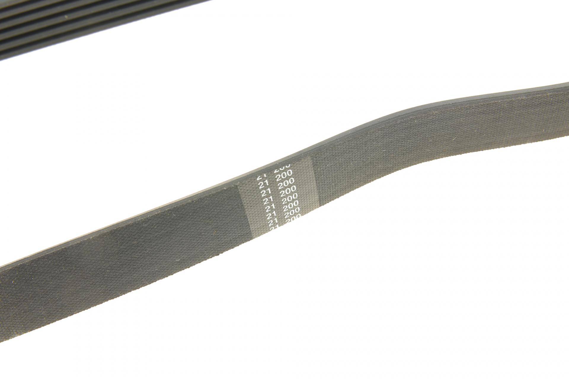 Ремінь генератора Opel Movano 2.8DTI 98-01/VW Crafter 30-35 2.0TDI 11- (6PK841)