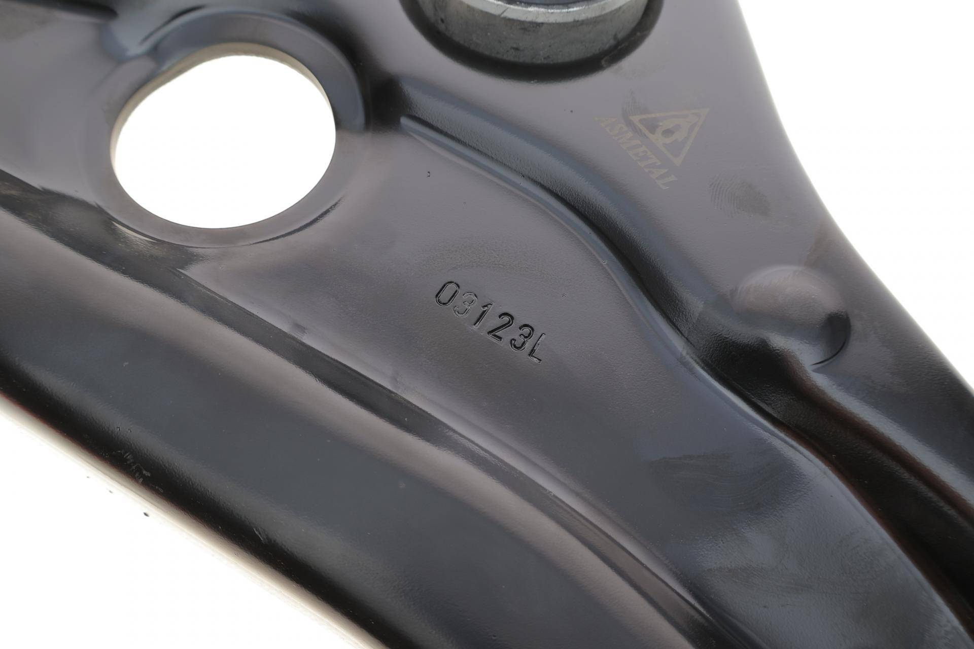 Важіль підвіски (передній/знизу) (L) Renault Megane IV 15-