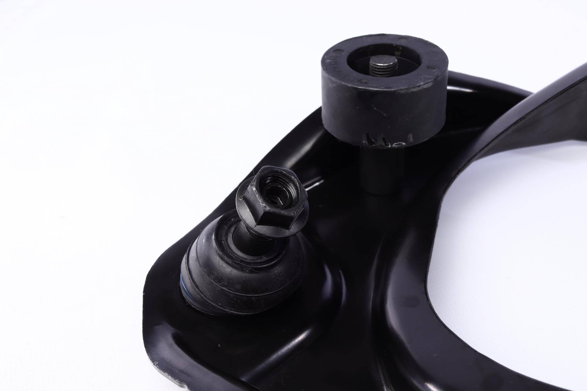 Важіль підвіски (передній/зверху) (R) Mazda 6 07-13