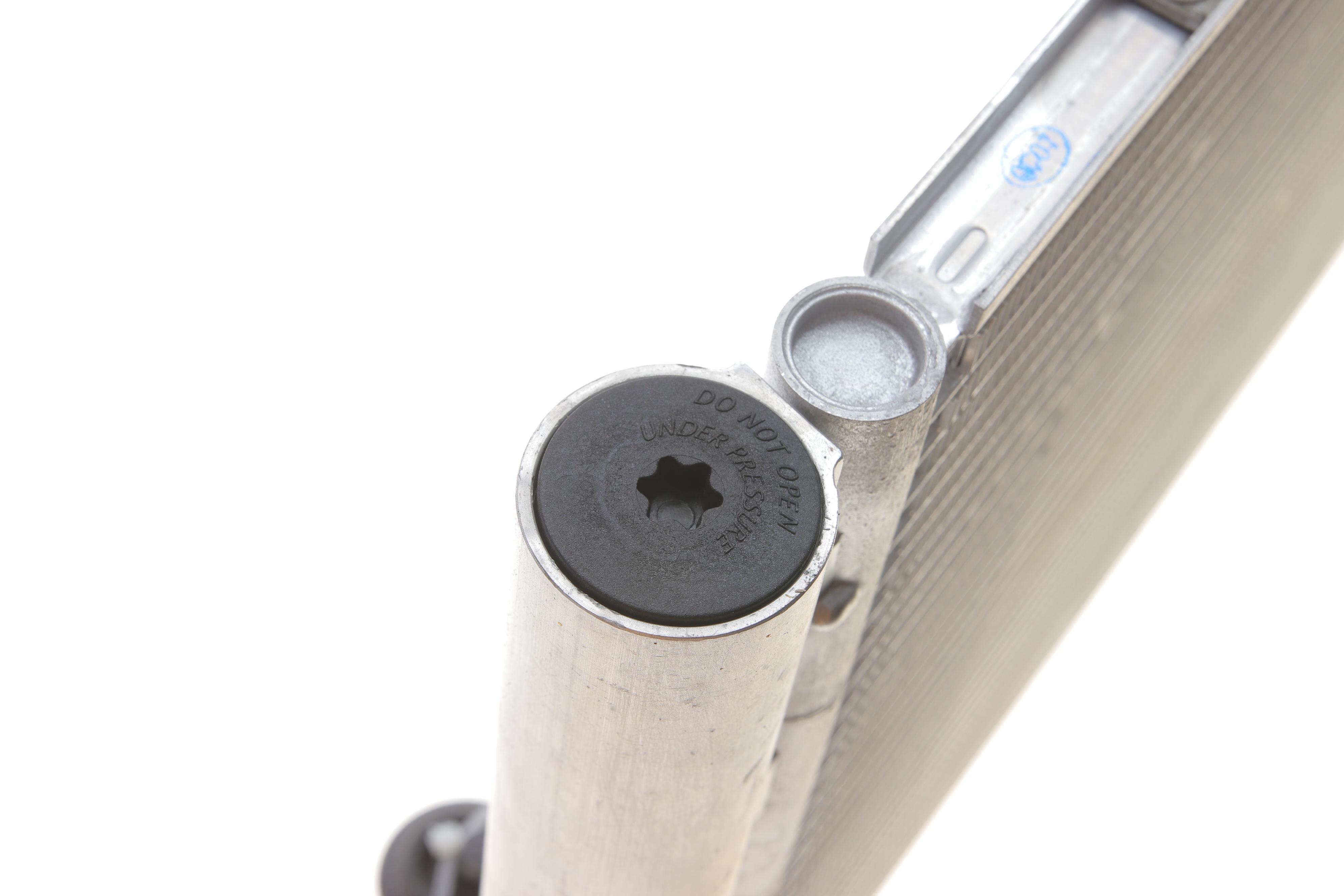 Радіатор кондиціонера (з осушувачем) Subaru Legacy IV/Outback 2.0-3.0 03-09