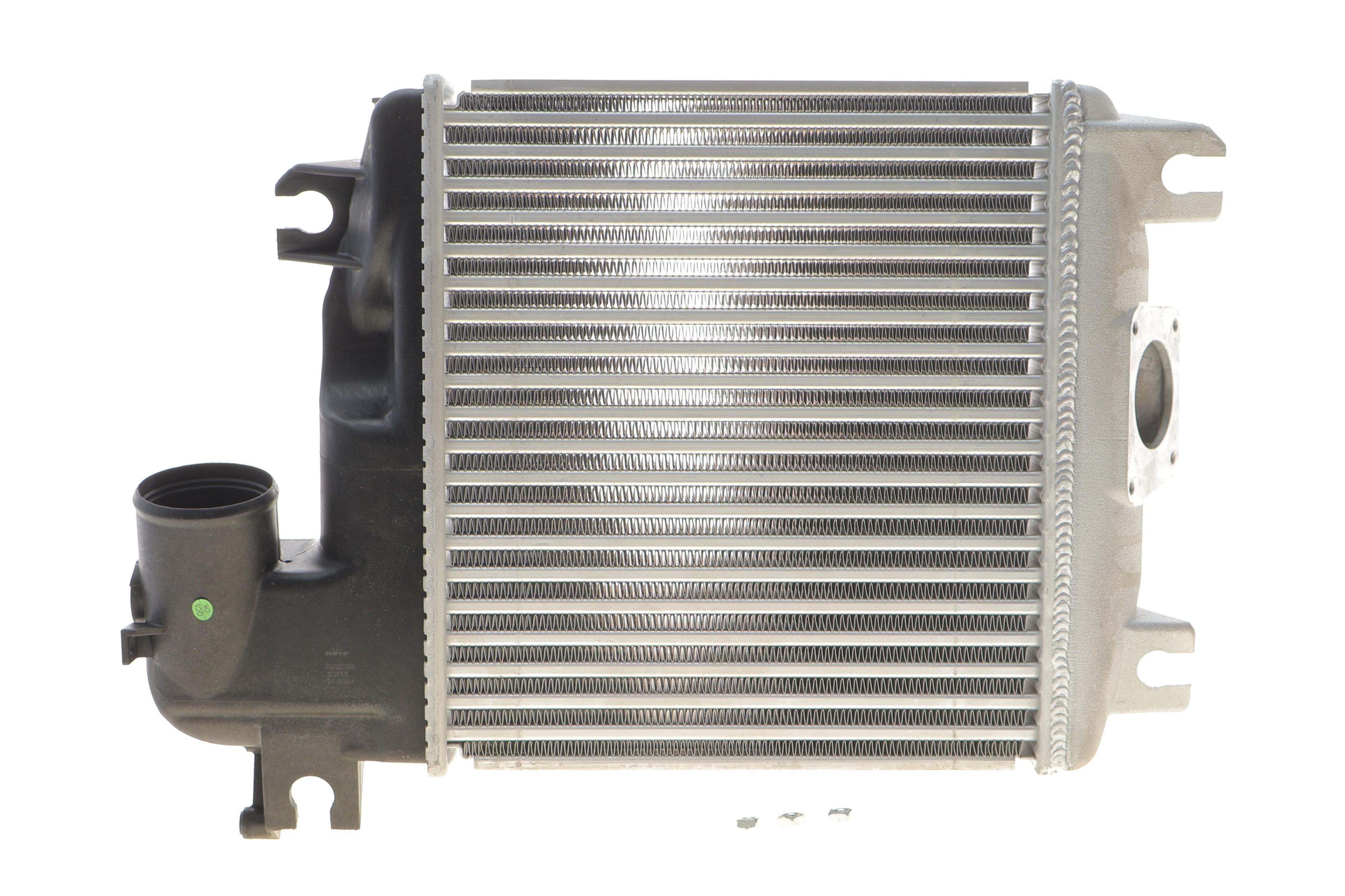 Радиатор интеркулера Toyota Hilux 2.5/3.0 04-15