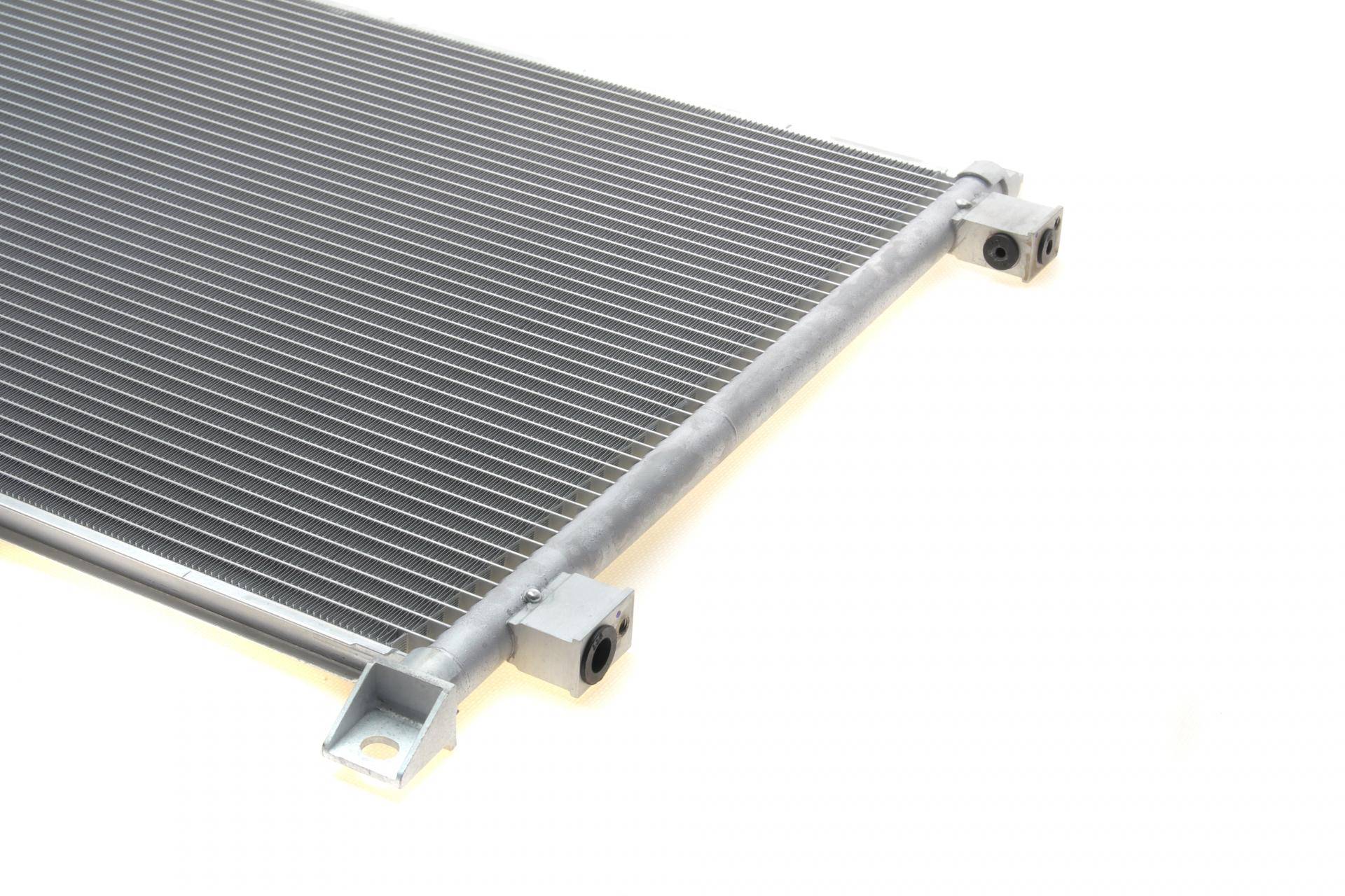 Радіатор кондиціонера (з осушувачем) Nissan X-Trail III 2.0 14-