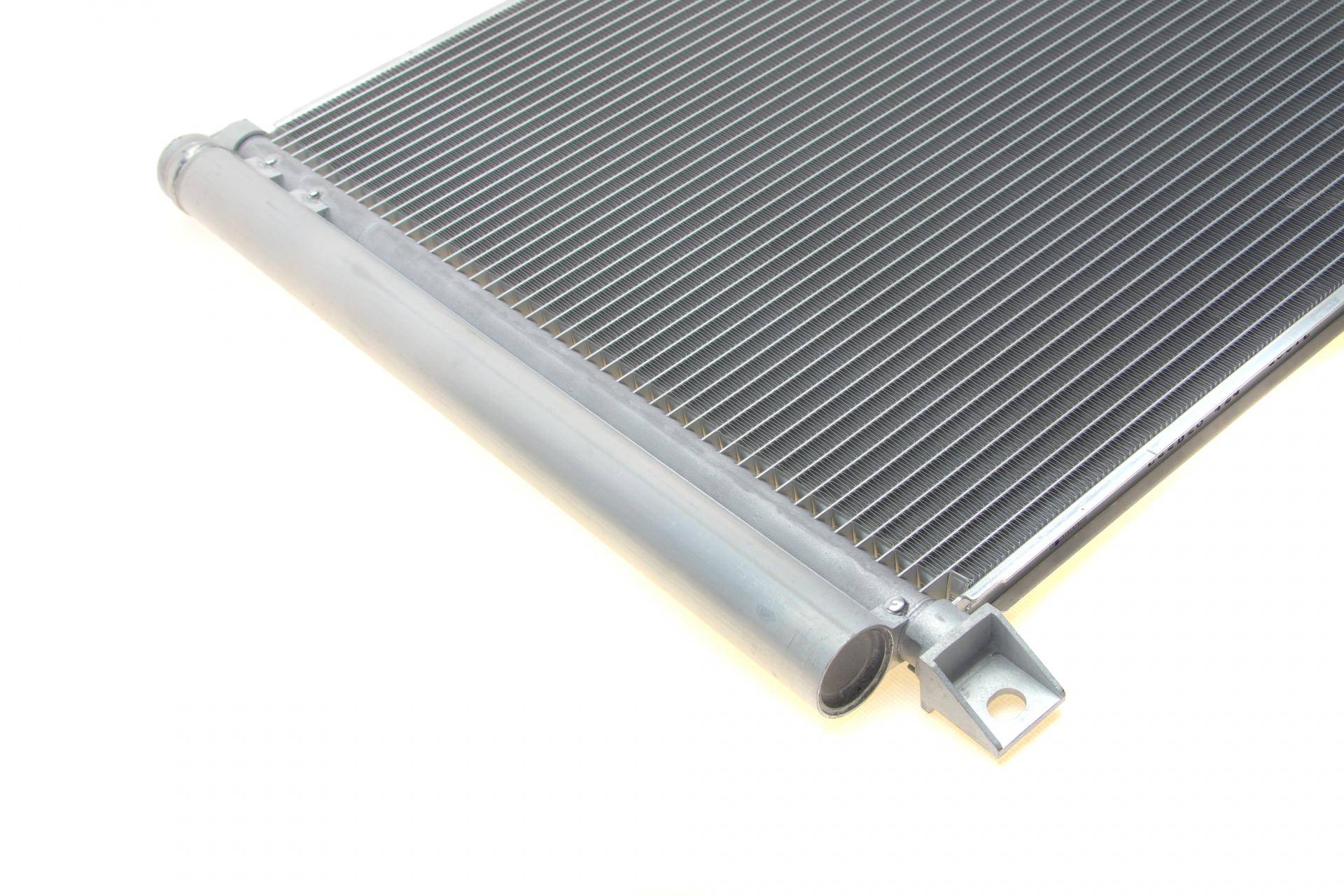 Радіатор кондиціонера (з осушувачем) Nissan X-Trail III 2.0 14-