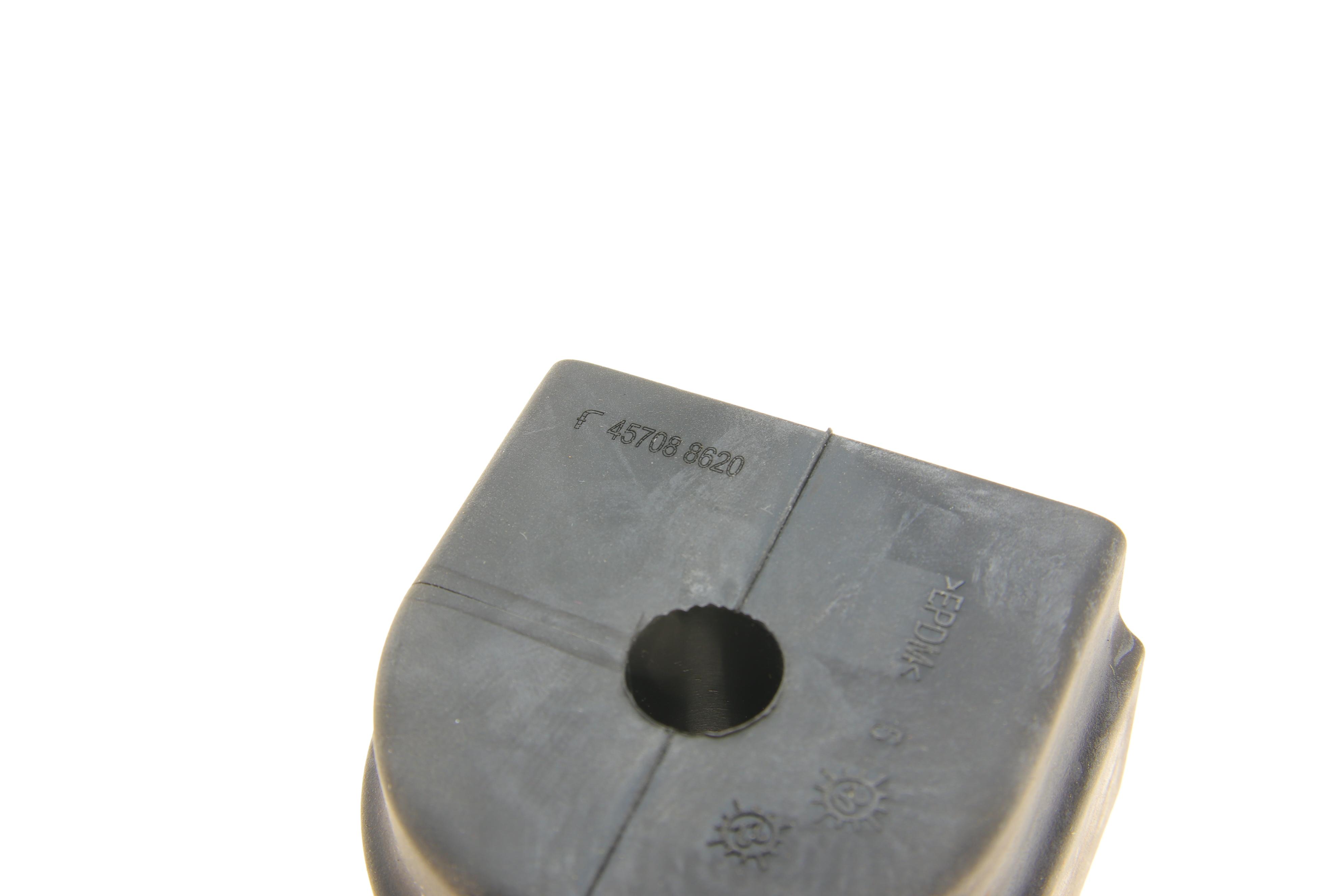 Втулка стабілізатора (заднього) BMW 5 (F10)/6 (F13) 10-18