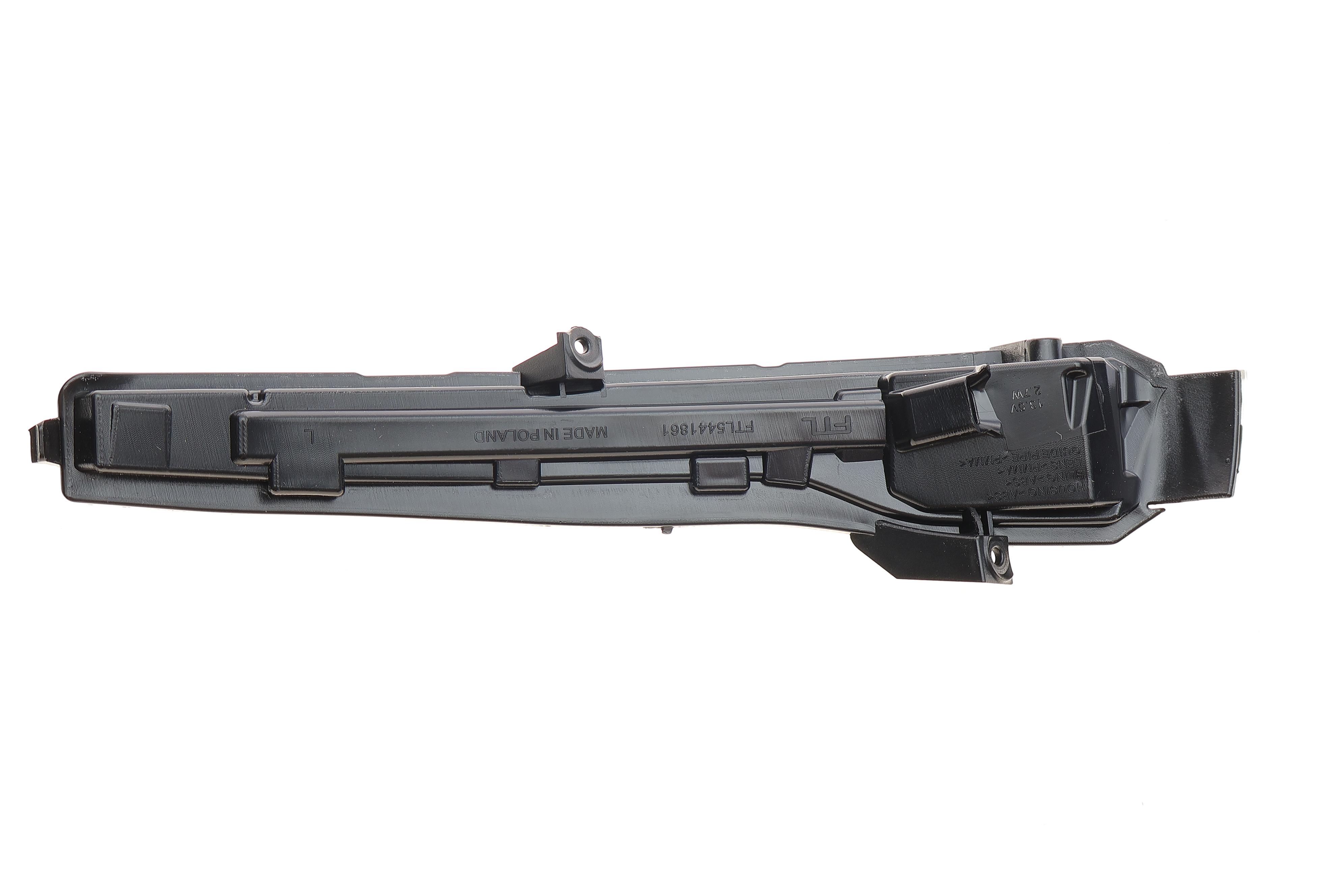 Повторитель поворота на зеркало MB C-class (W205)/Vito (W447) 14- (L)