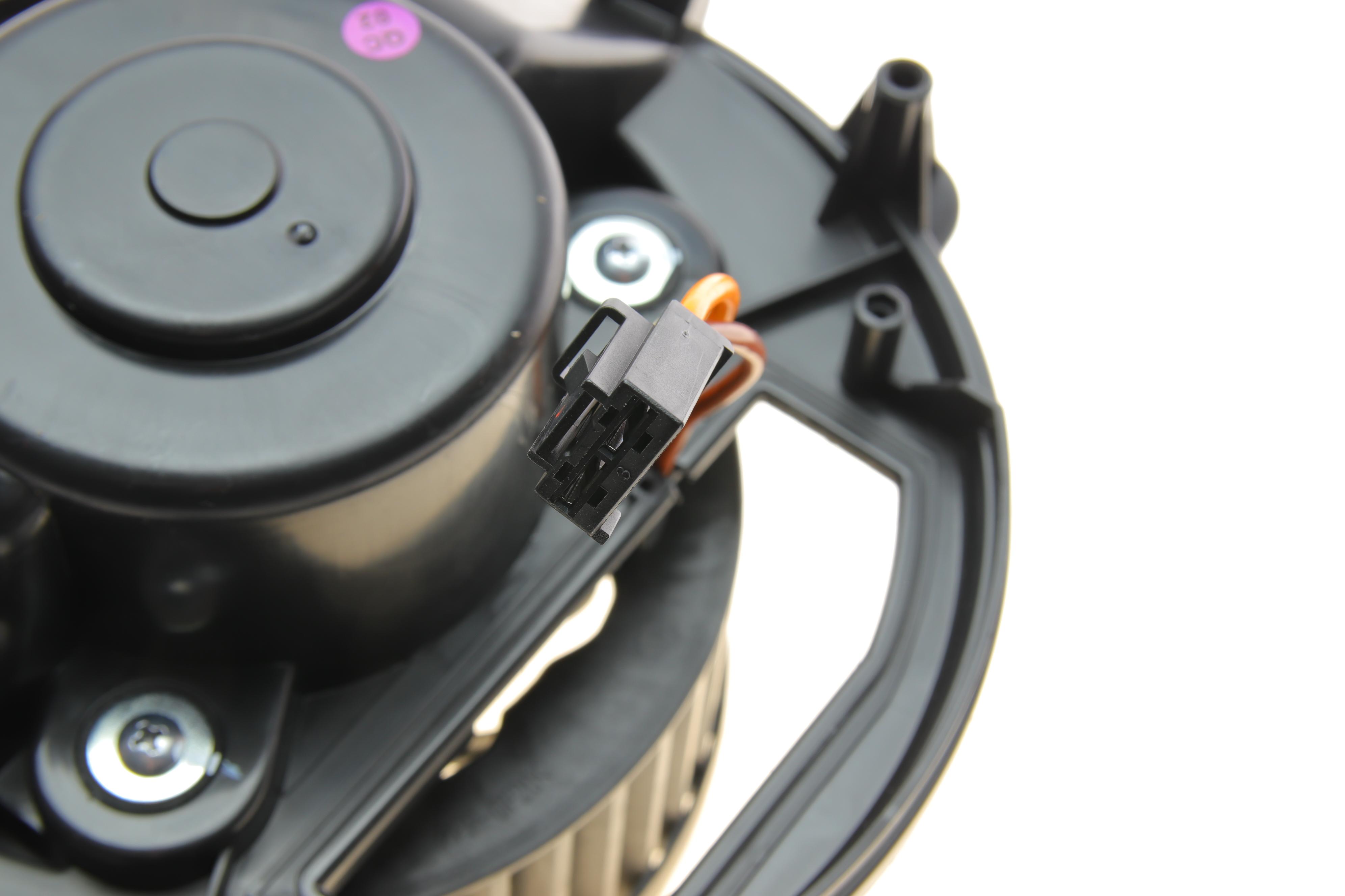 Моторчик пічки VW Passat B8/Golf/Crafter/Skoda Octavia/Superb 1.0-2.05 12-