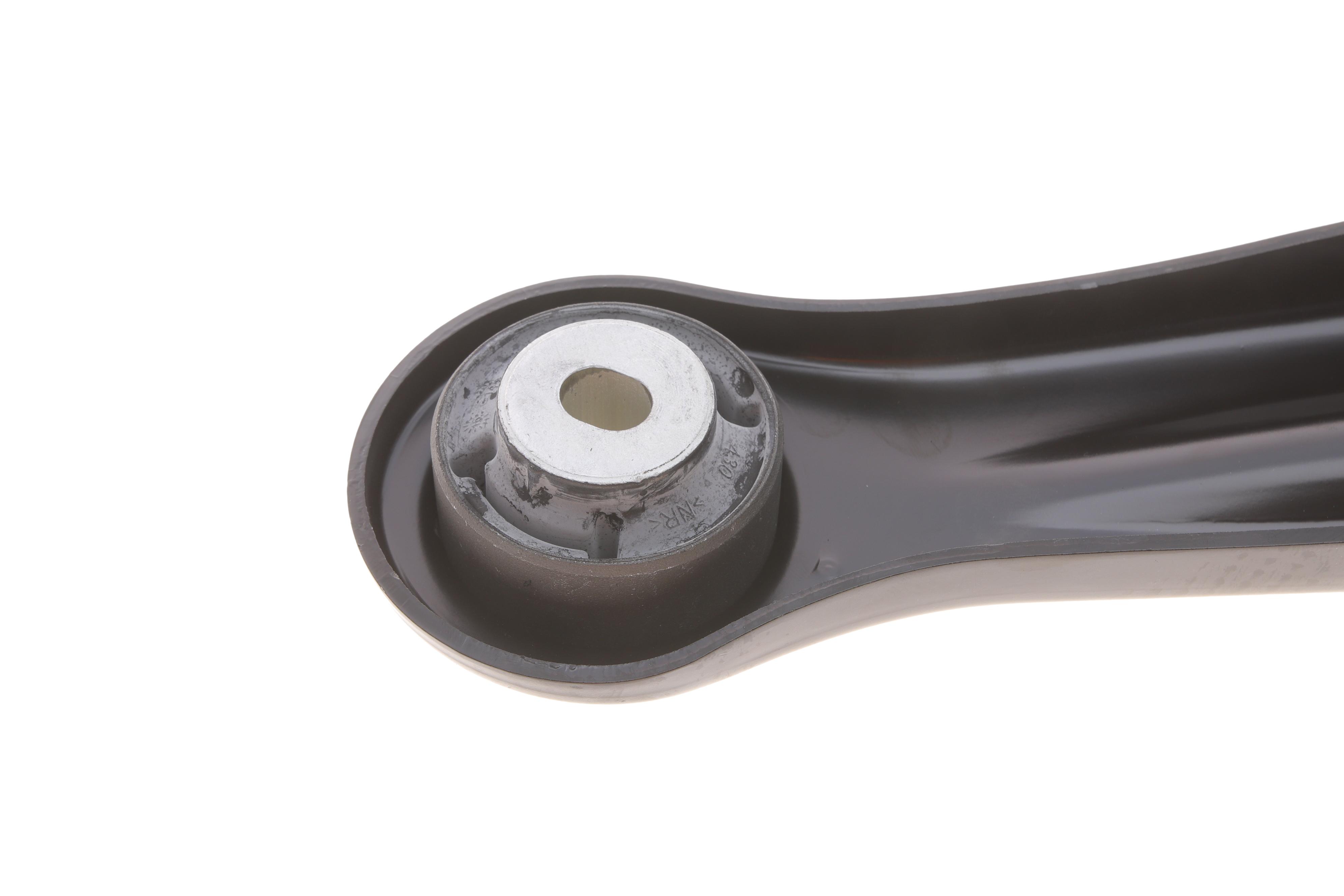 Рычаг подвески (передний/снизу) (R) Ford Fiesta 01-