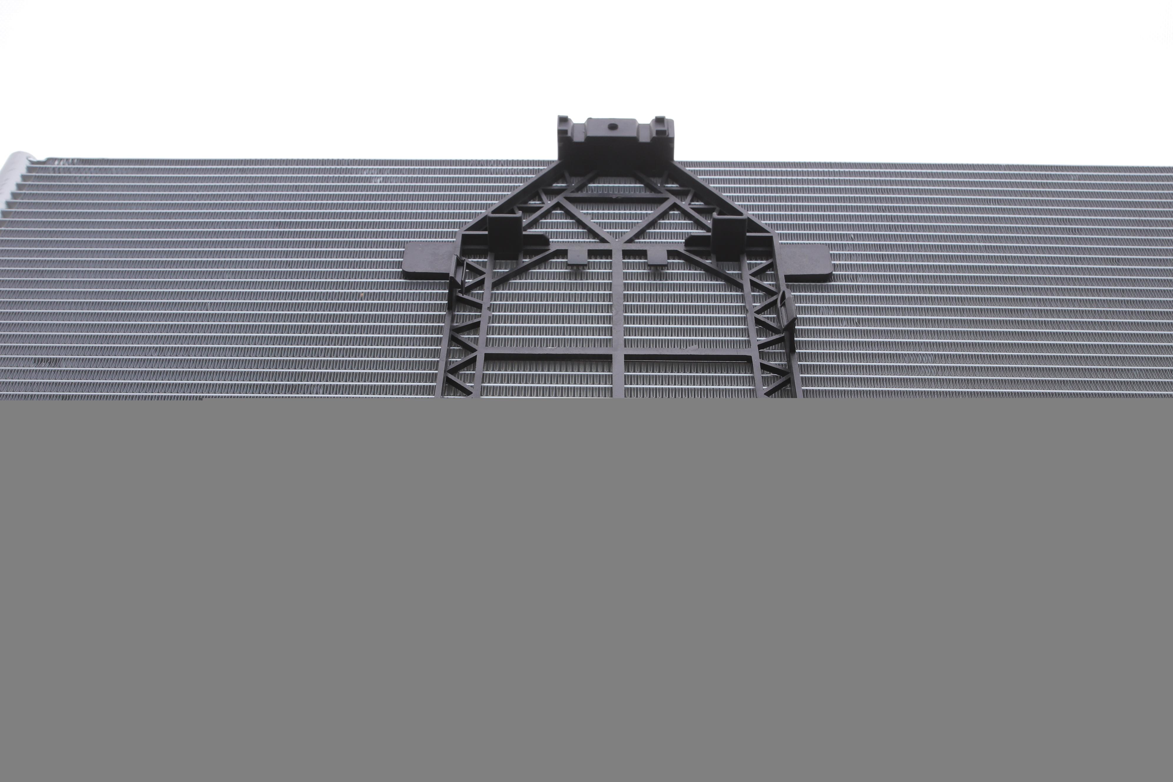 Радіатор кондиціонера (з осушувачем) MB Sprinter 906 06-