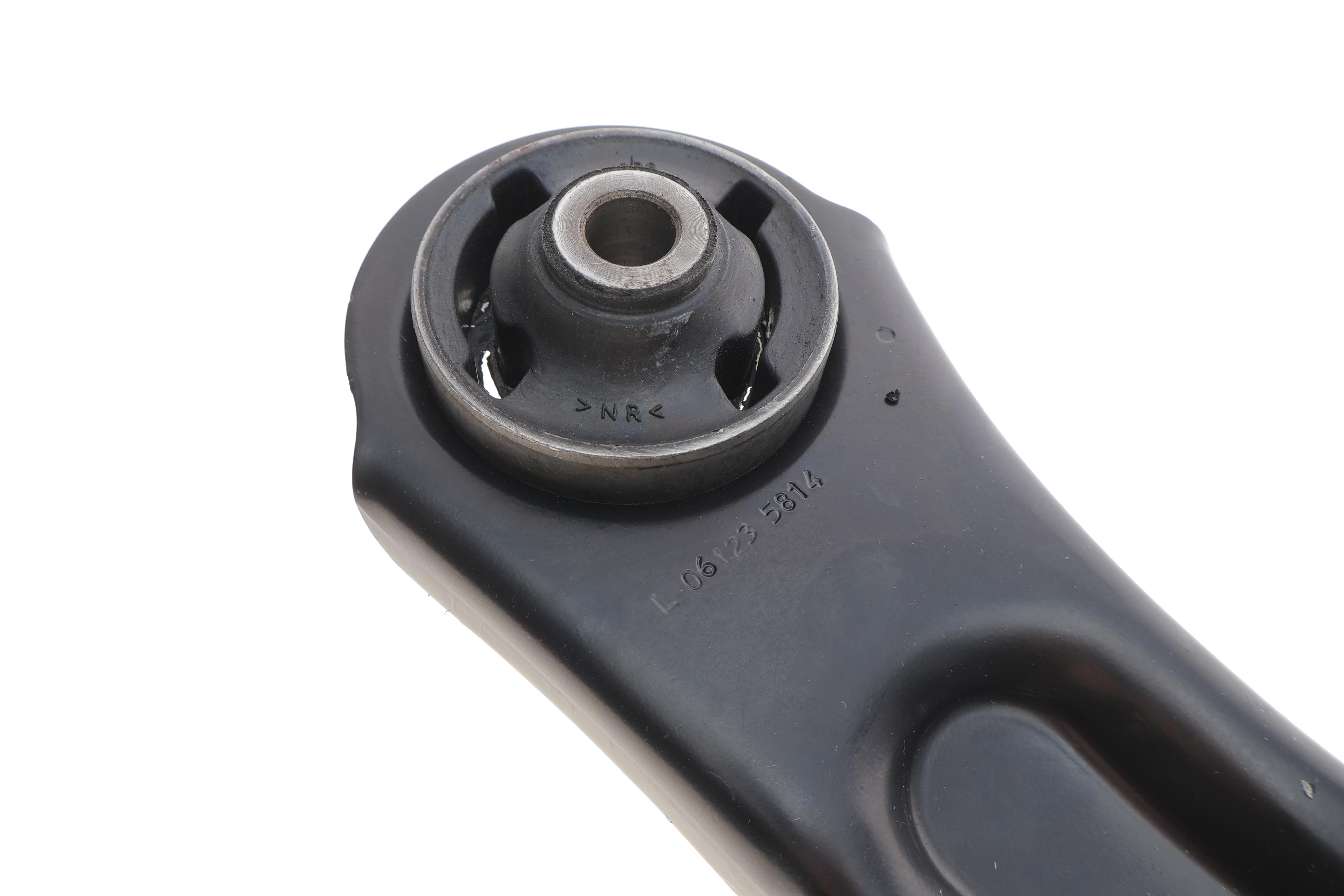 Важіль підвіски (передній/знизу) (L) Hyundai Tucson/Kia Sportage 15-