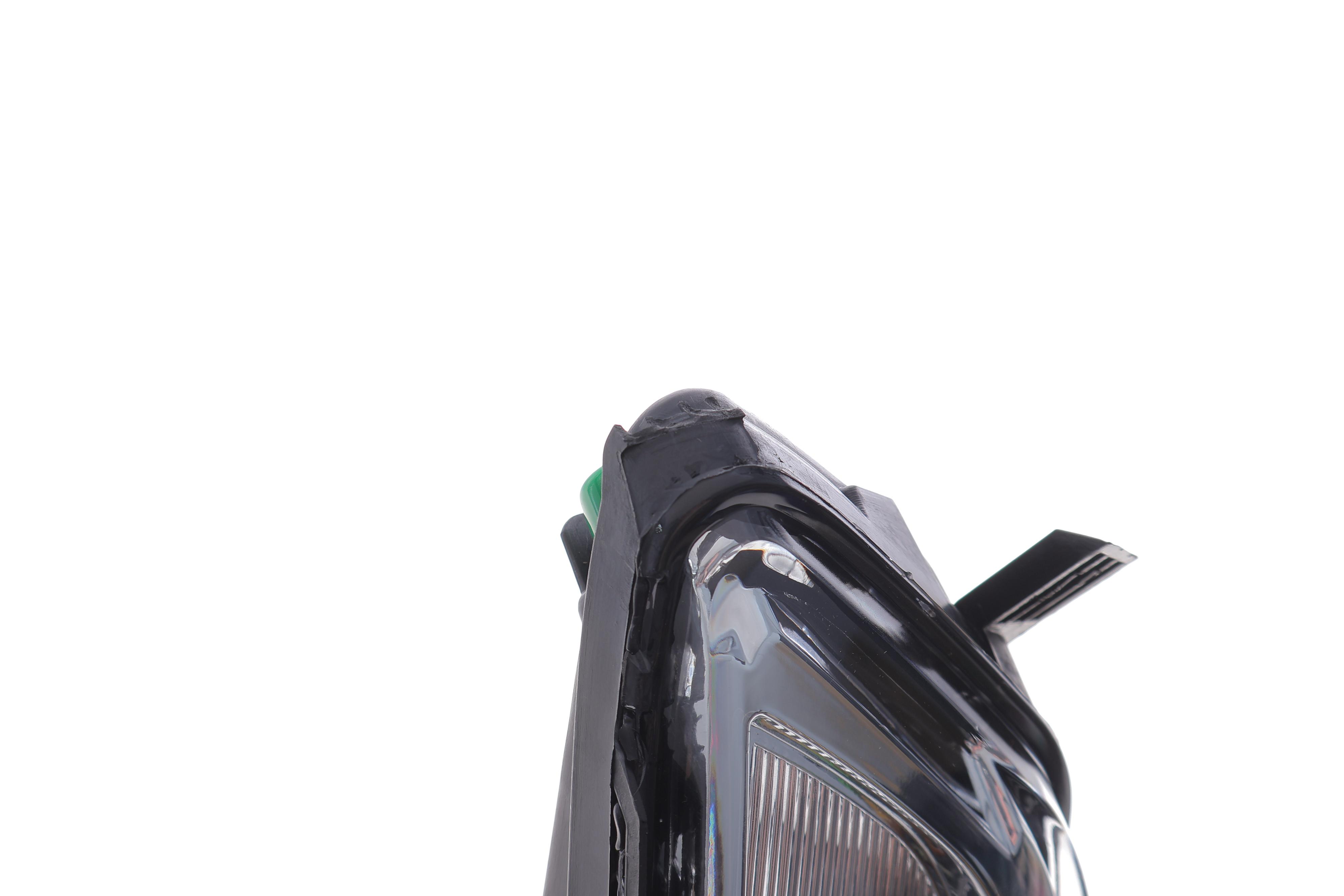 Фара протитуманна VW Passat 14- (R)(пошкоджене кріплення)