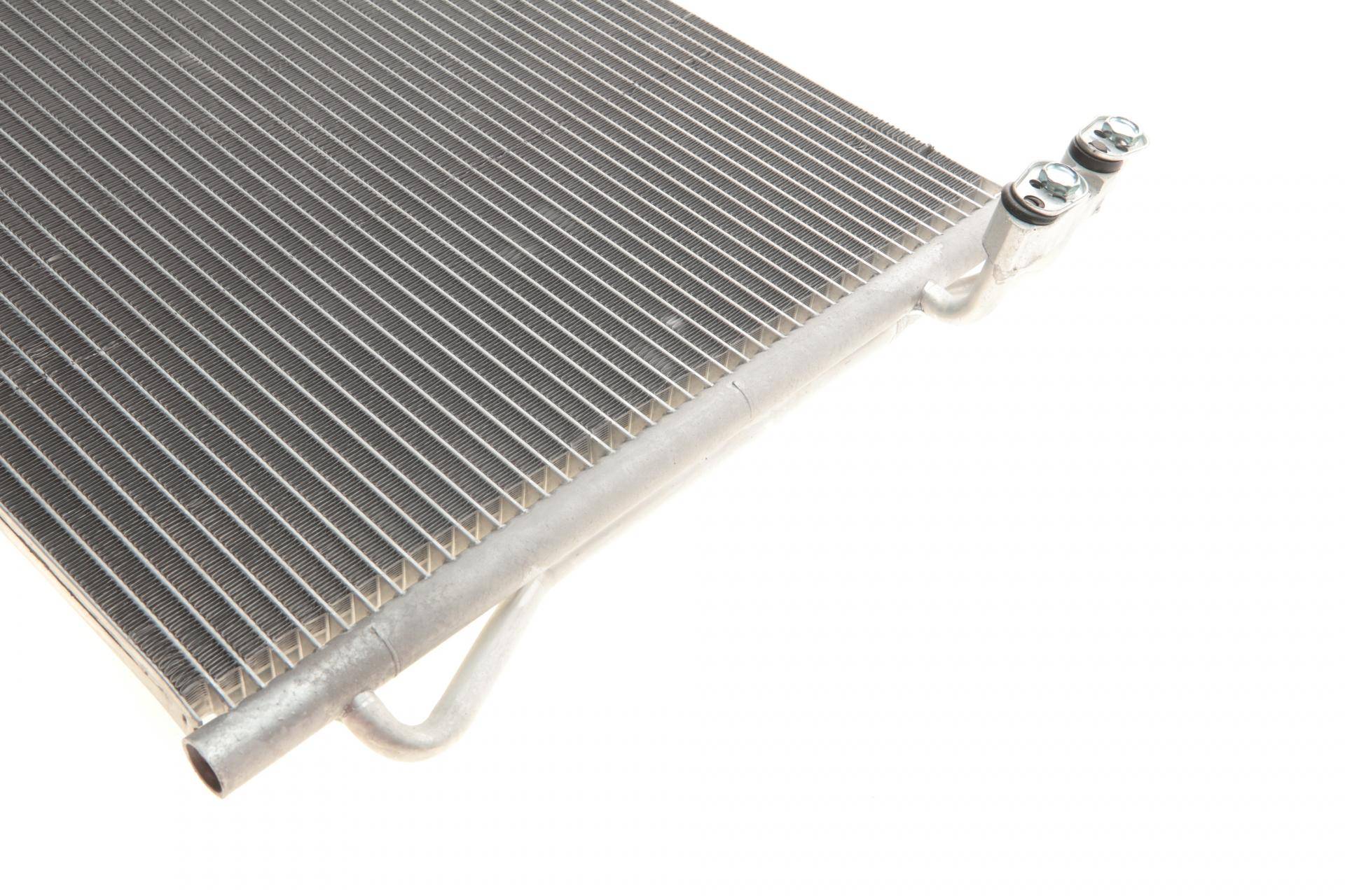 Радіатор кондиціонера (з осушувачем) BMW 3 (E90-E93)/X1 (E84) 1.6-3.0 07-15 N52/N46/N20/N47/N53