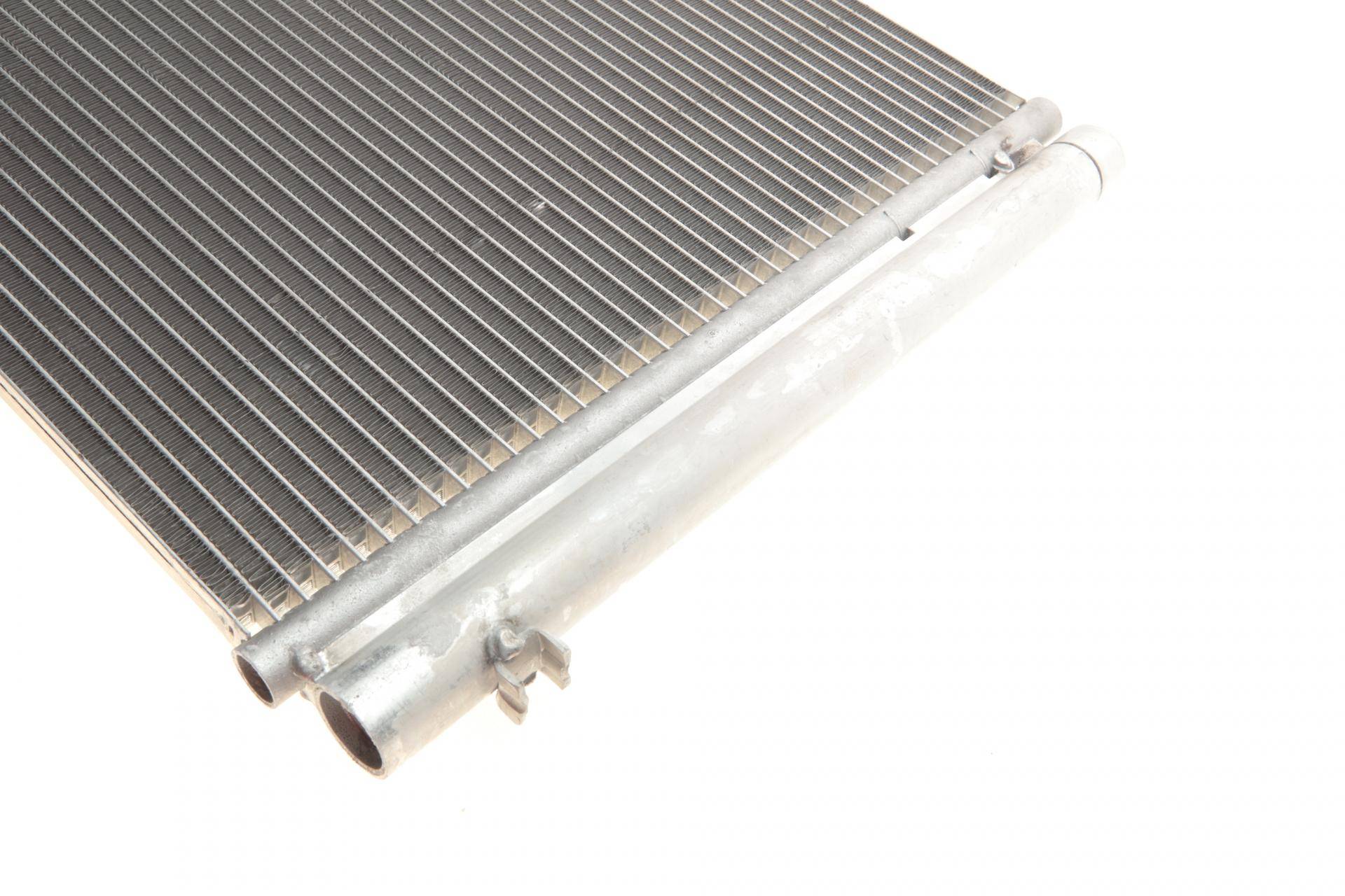 Радіатор кондиціонера (з осушувачем) BMW 3 (E90-E93)/X1 (E84) 1.6-3.0 07-15 N52/N46/N20/N47/N53
