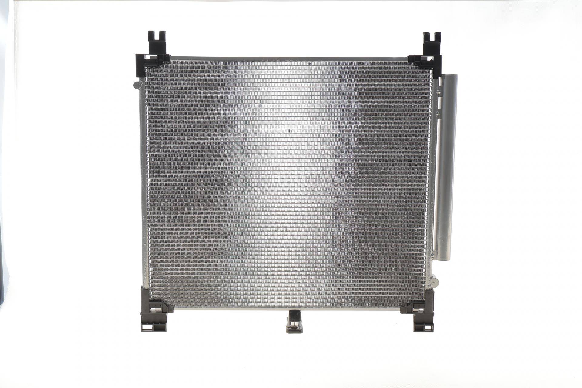 Радіатор кондиціонера Toyota Hilux 15-