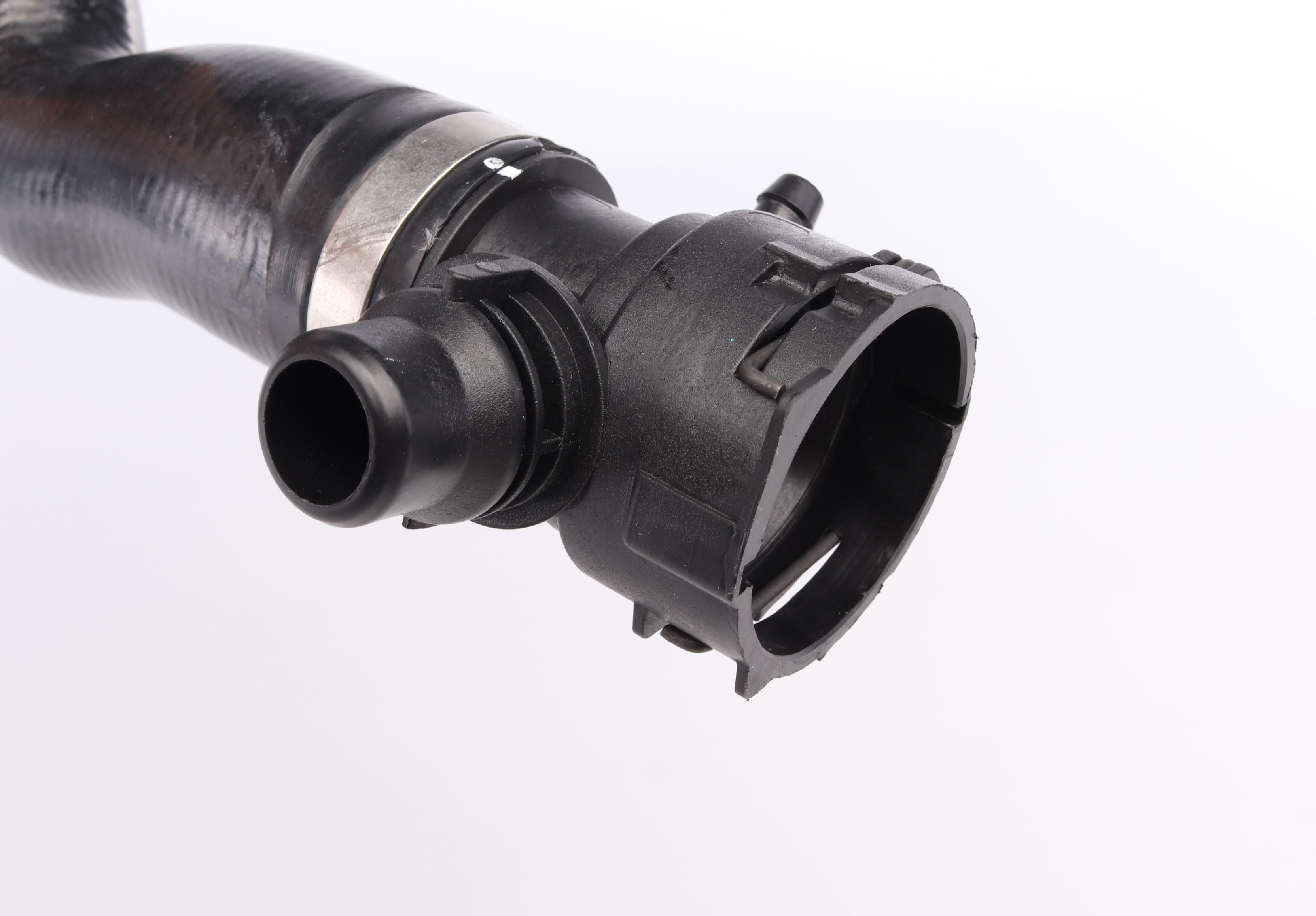 Патрубок радіатора (верхній) BMW 1 (E81/82/87/88)/3 (E90/91/92/93)/X1 (E84) 2.5/3.0 04-13