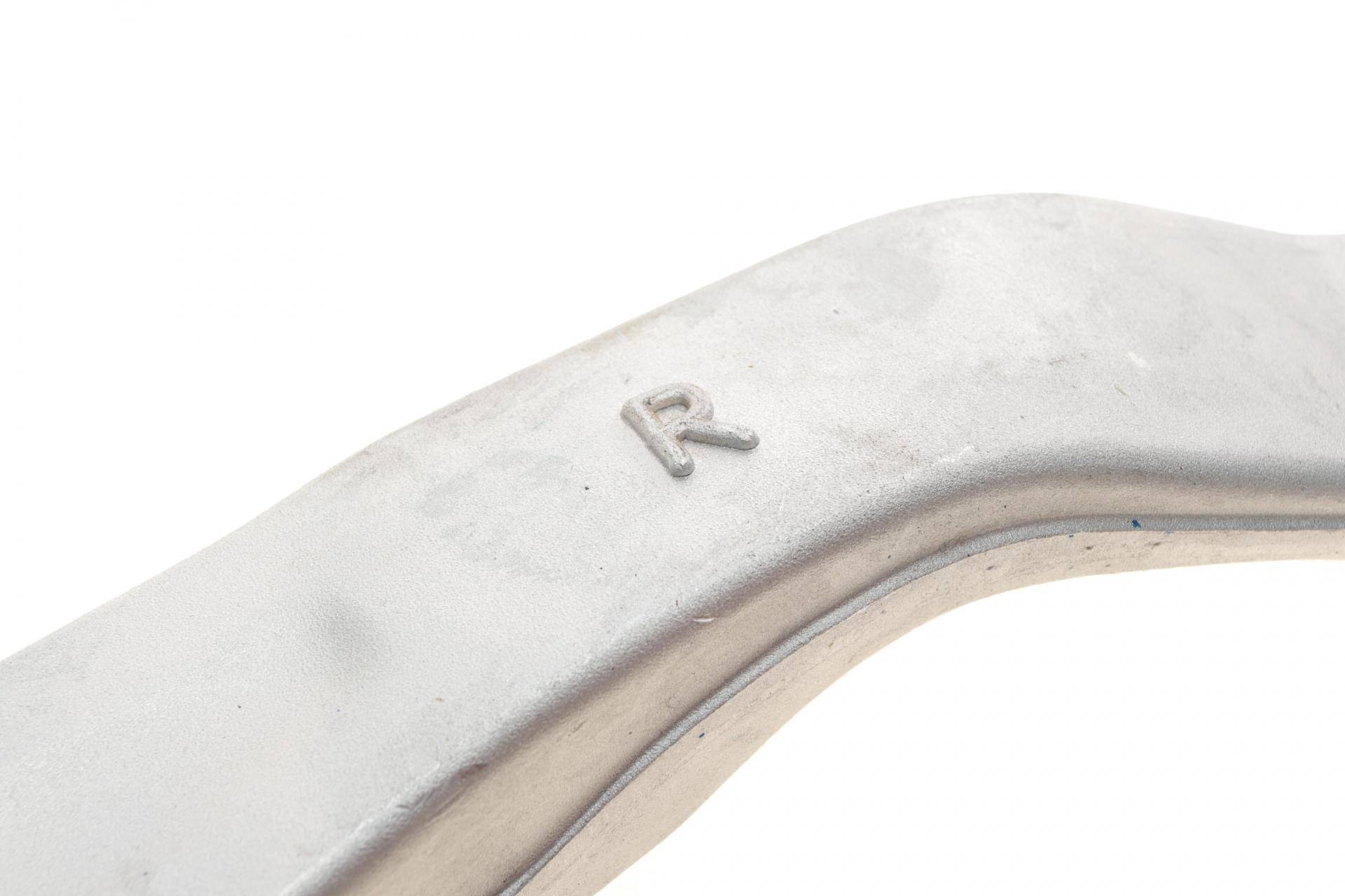 Важіль підвіски (передній/знизу) (R) Audi A4/VW Passat B5 96-05