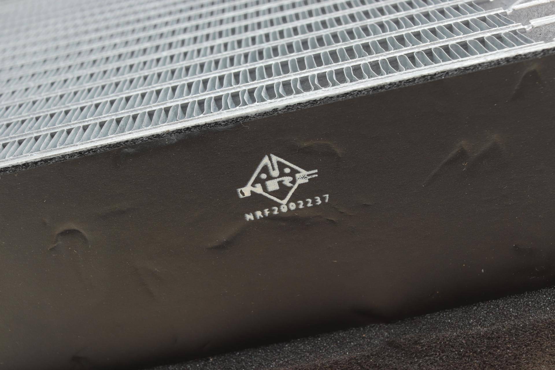 Радіатор кондиціонера VW Golf IV/Polo 1.4-3.2 98-05/Skoda Octavia 2.0 4x4 00-10