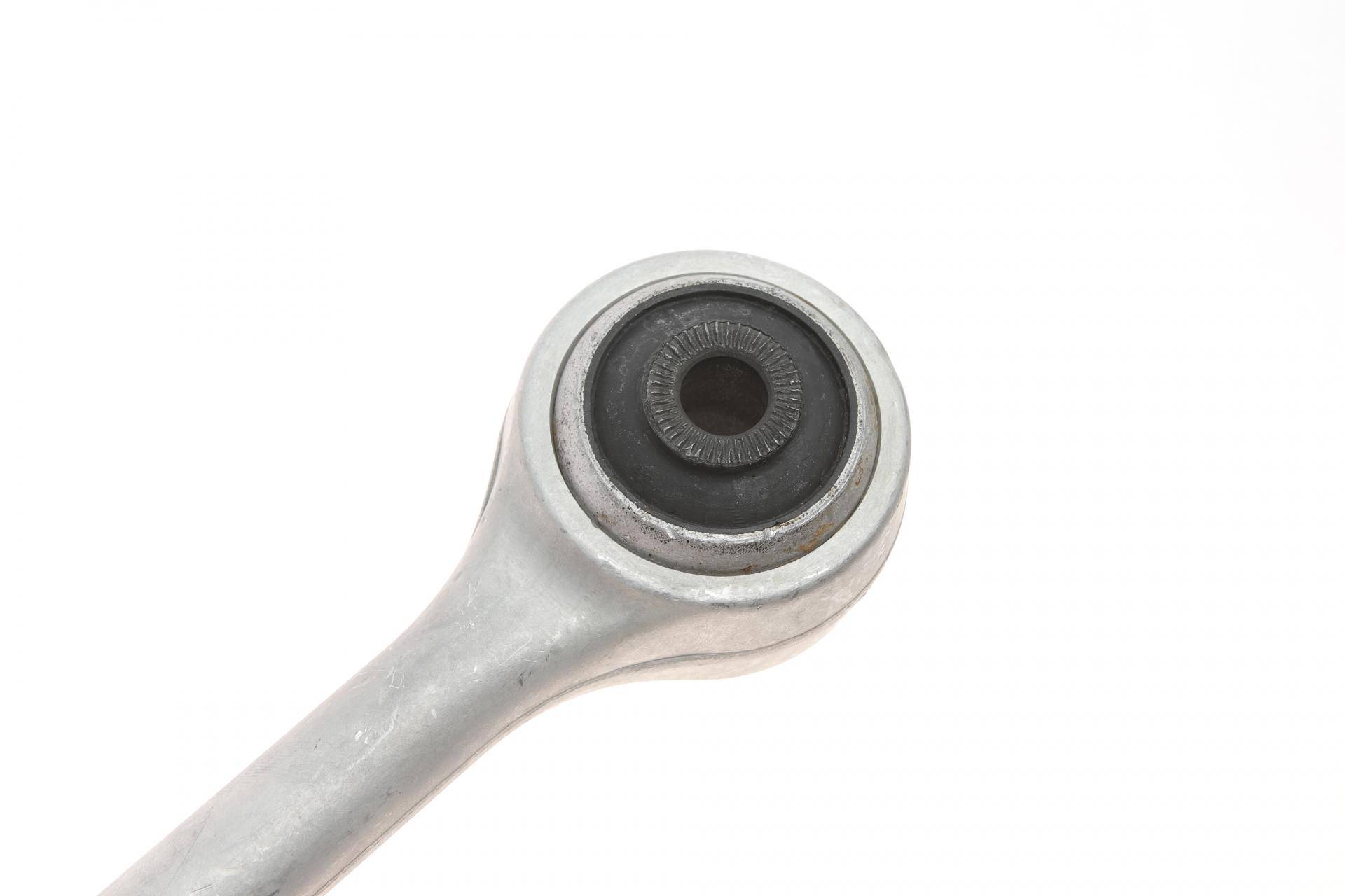 Важіль підвіски (передній/знизу) (R) BMW 7 (E38) 94-02