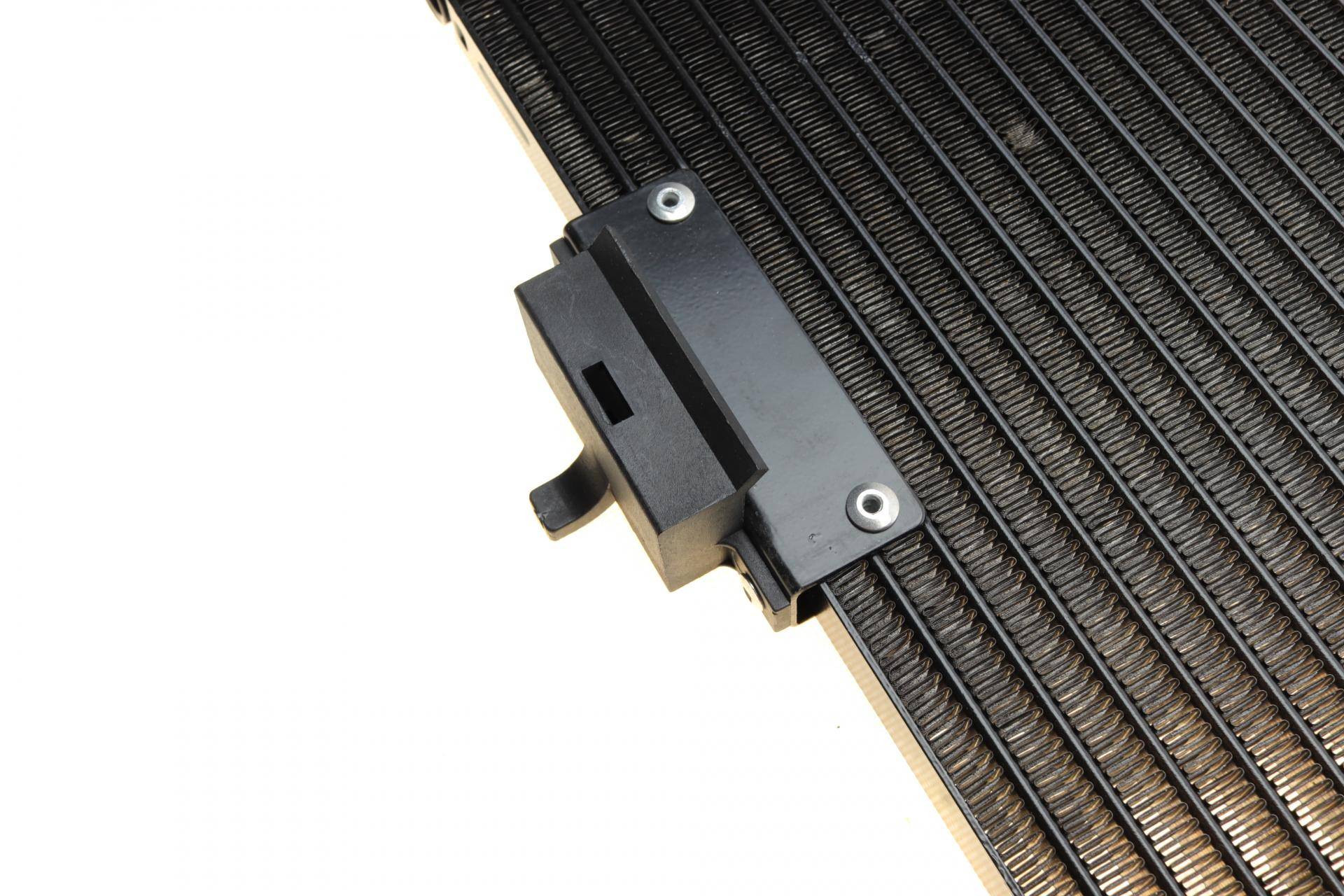 Радіатор кондиціонера MB E-class (W210) 2.0-5.4 95-03