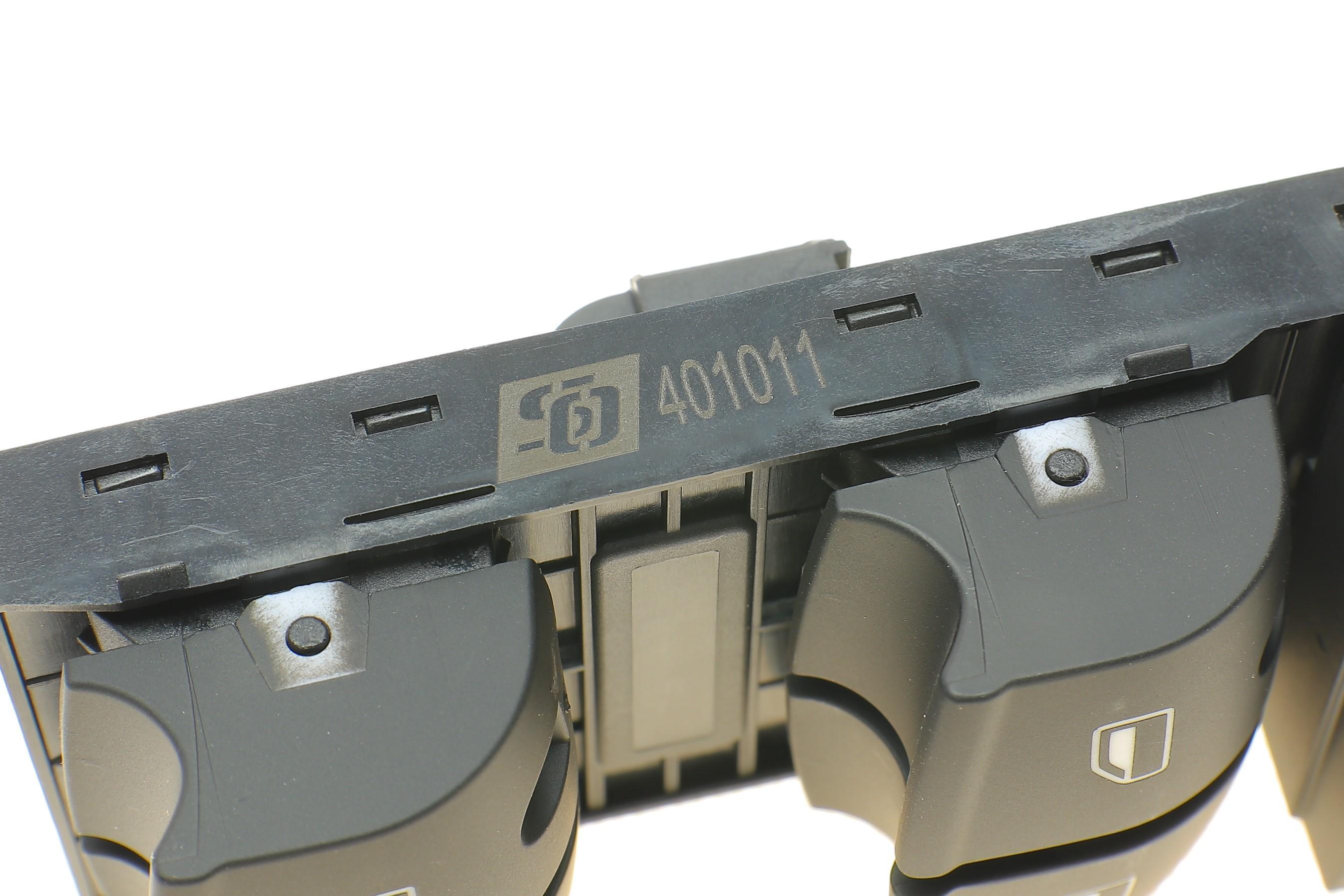 Кнопка склопідіймача Audi A3 03-13/A6 04-11/Q7 06-15