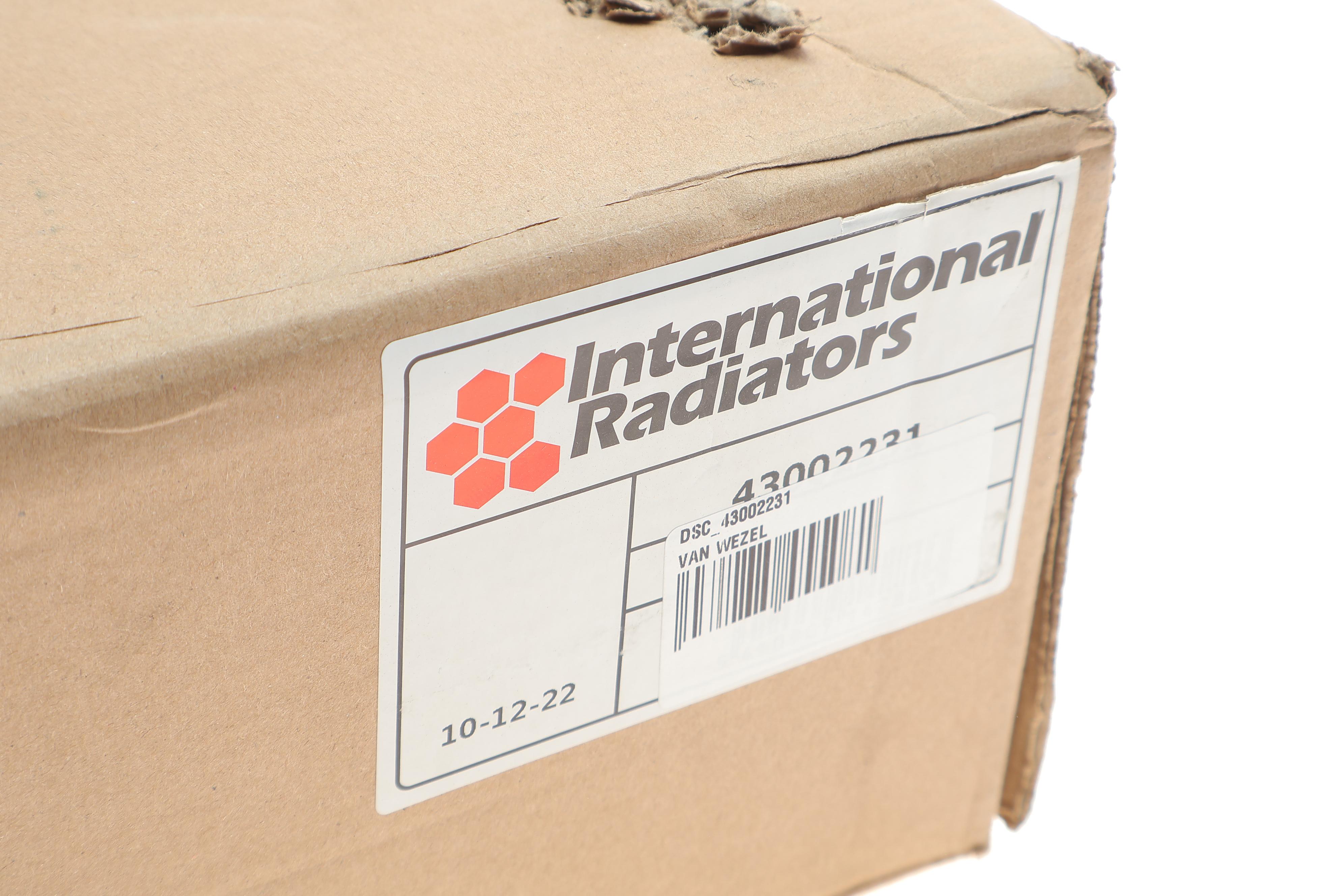 Радіатор охолодження Renault Kangoo 1.6 16V/1.9D/dTi/dCi 99-(пошкоджене кріплення)