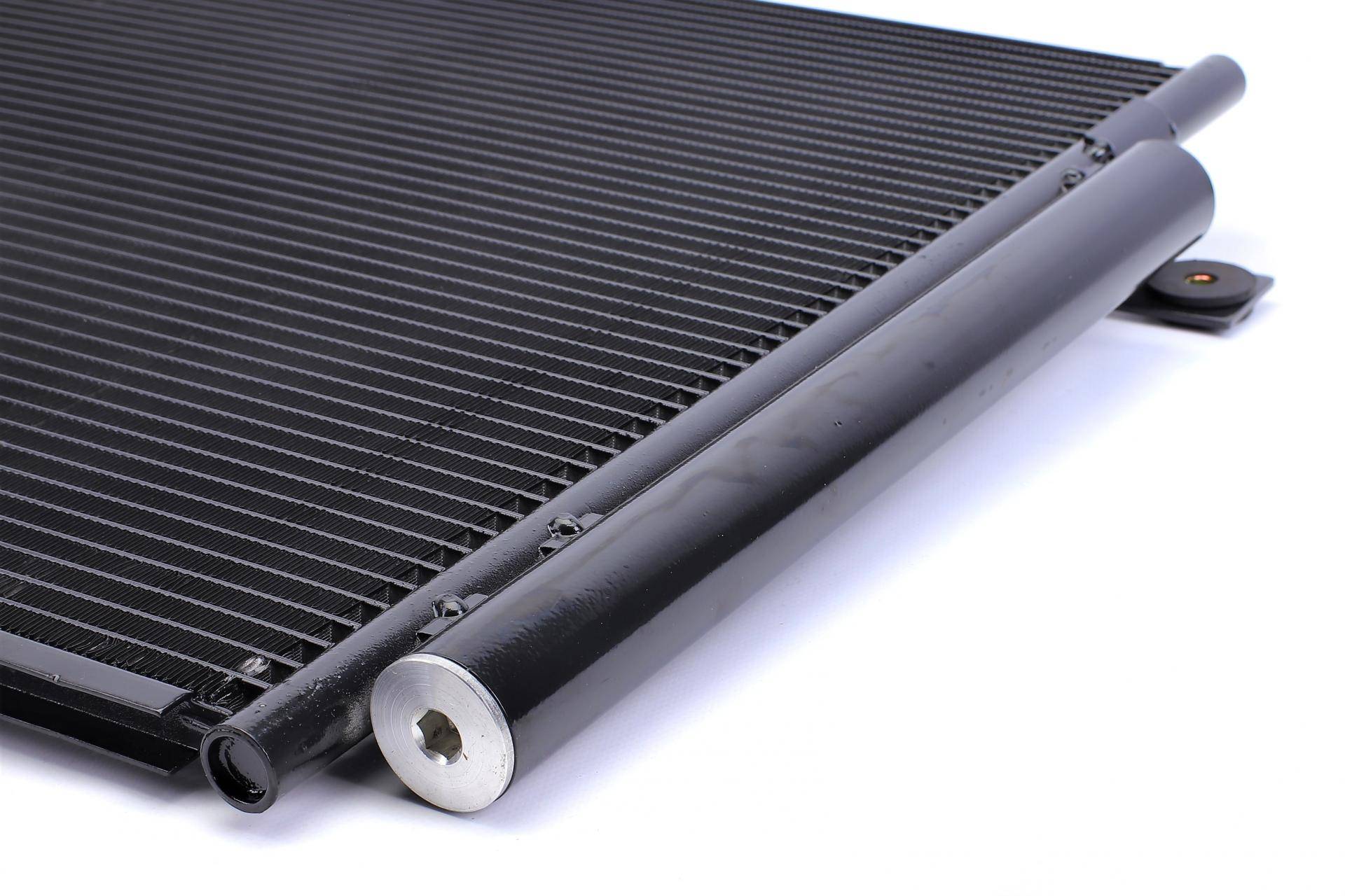 Радіатор кондиціонера Mitsubishi Pajero 3.2D 06-