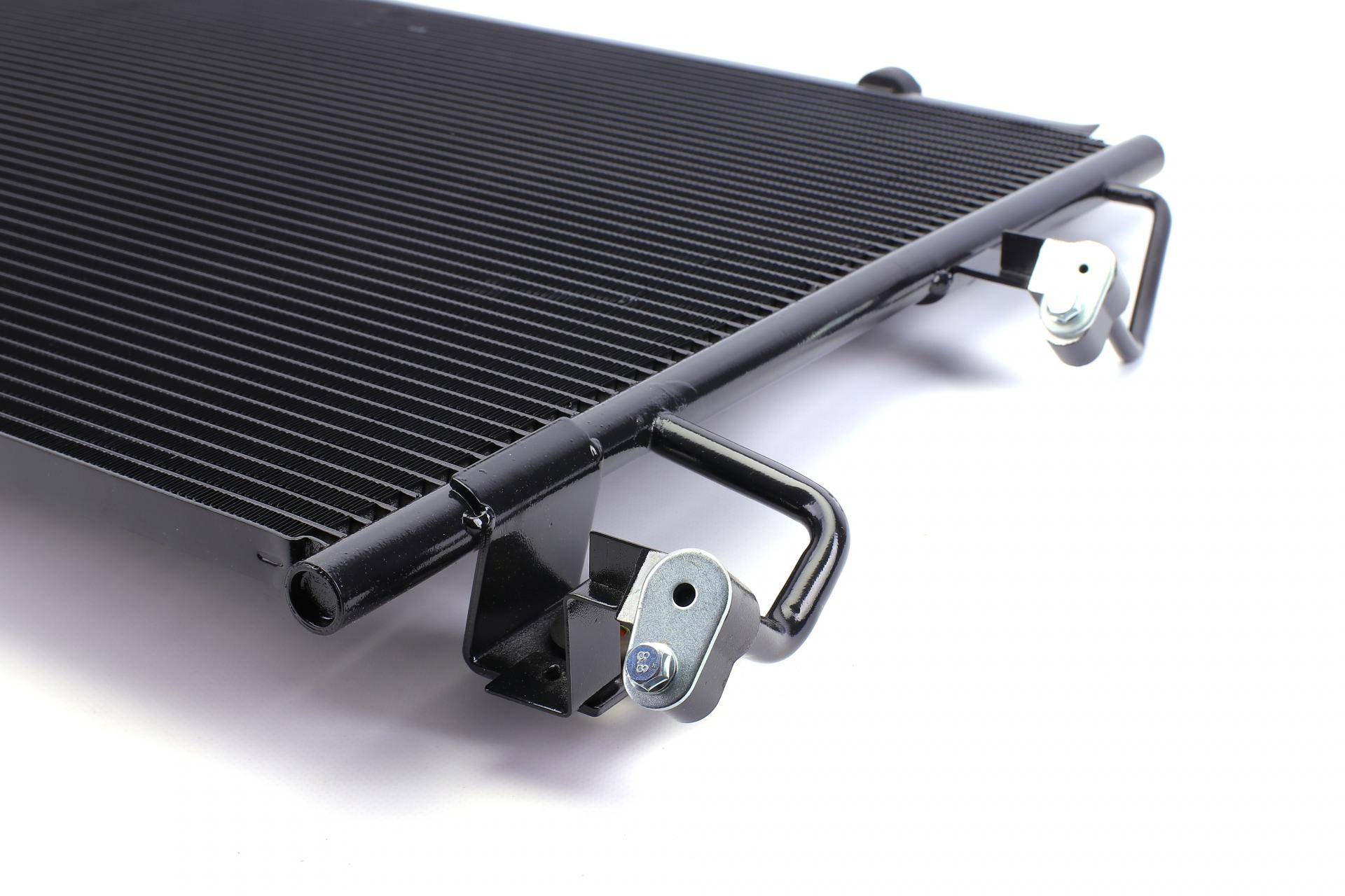 Радіатор кондиціонера Mitsubishi Pajero 3.2D 06-