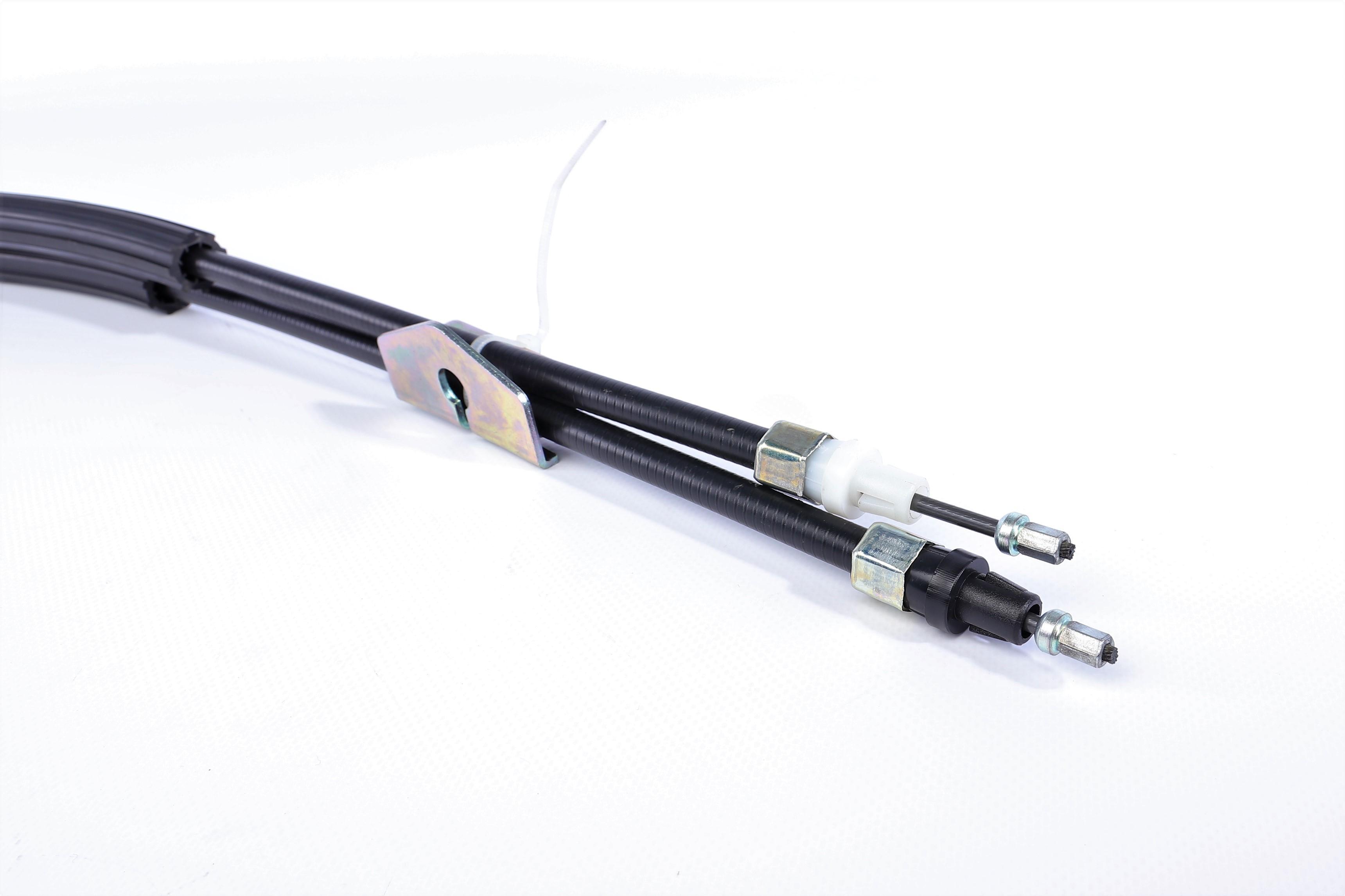 Трос ручника (задній) Ford Focus II 04-12 (1450/1338+1500/1388)