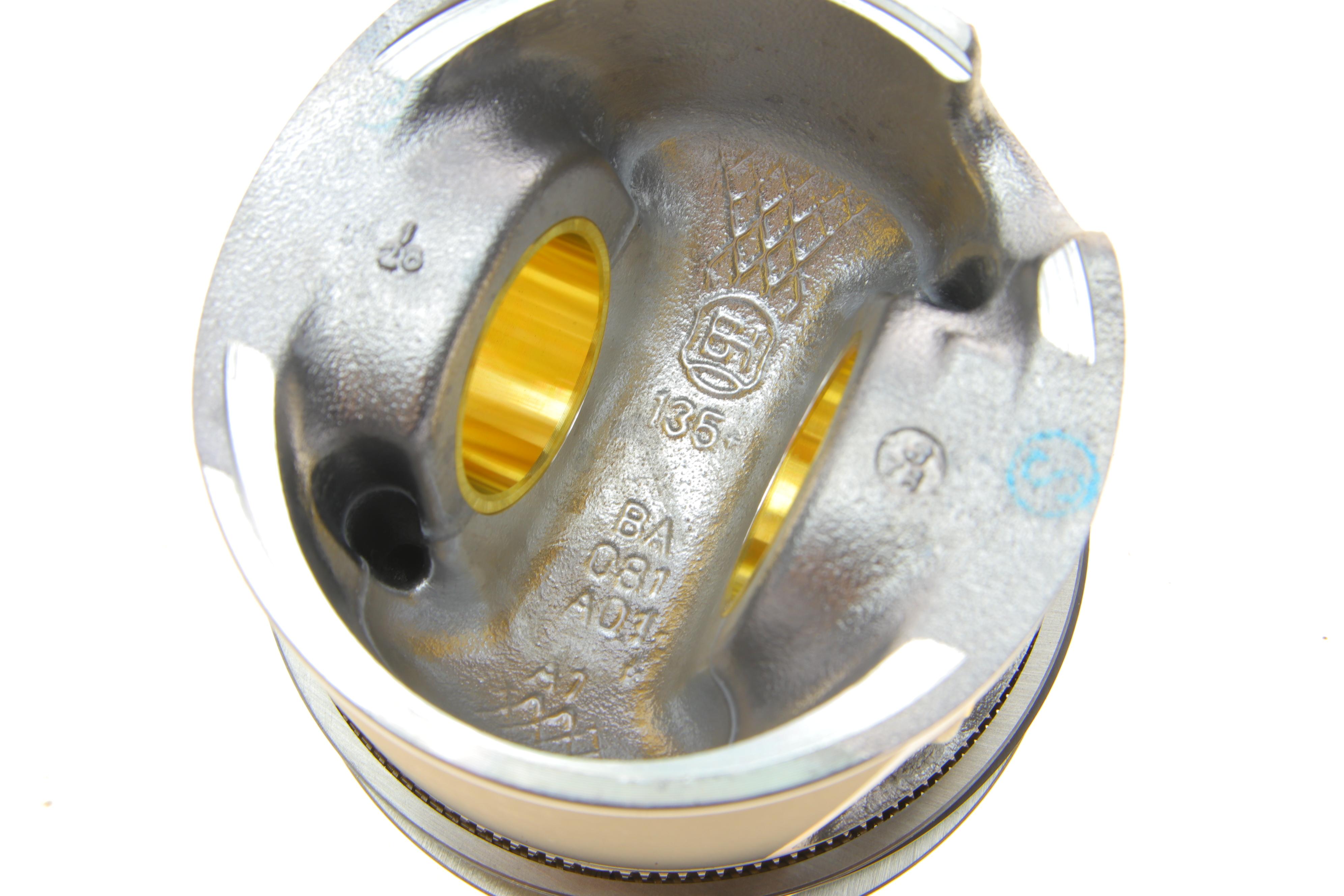 Поршень VW Caddy/Golf/Passat 2.0TDI 05-  (к-кт 4шт.) (OE VAG)