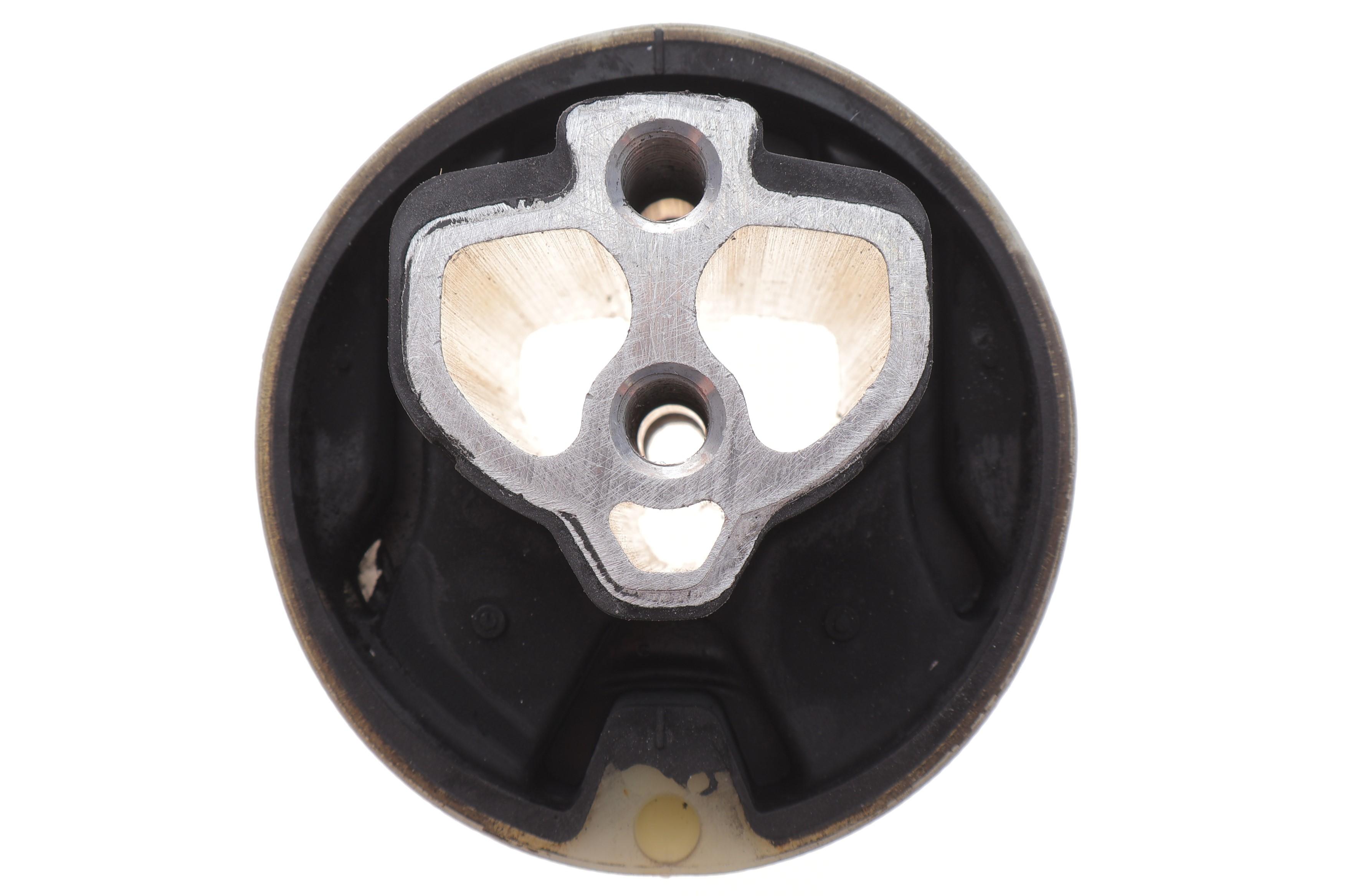 Подушка АКПП Audi Q7/VW Touareg 03-10