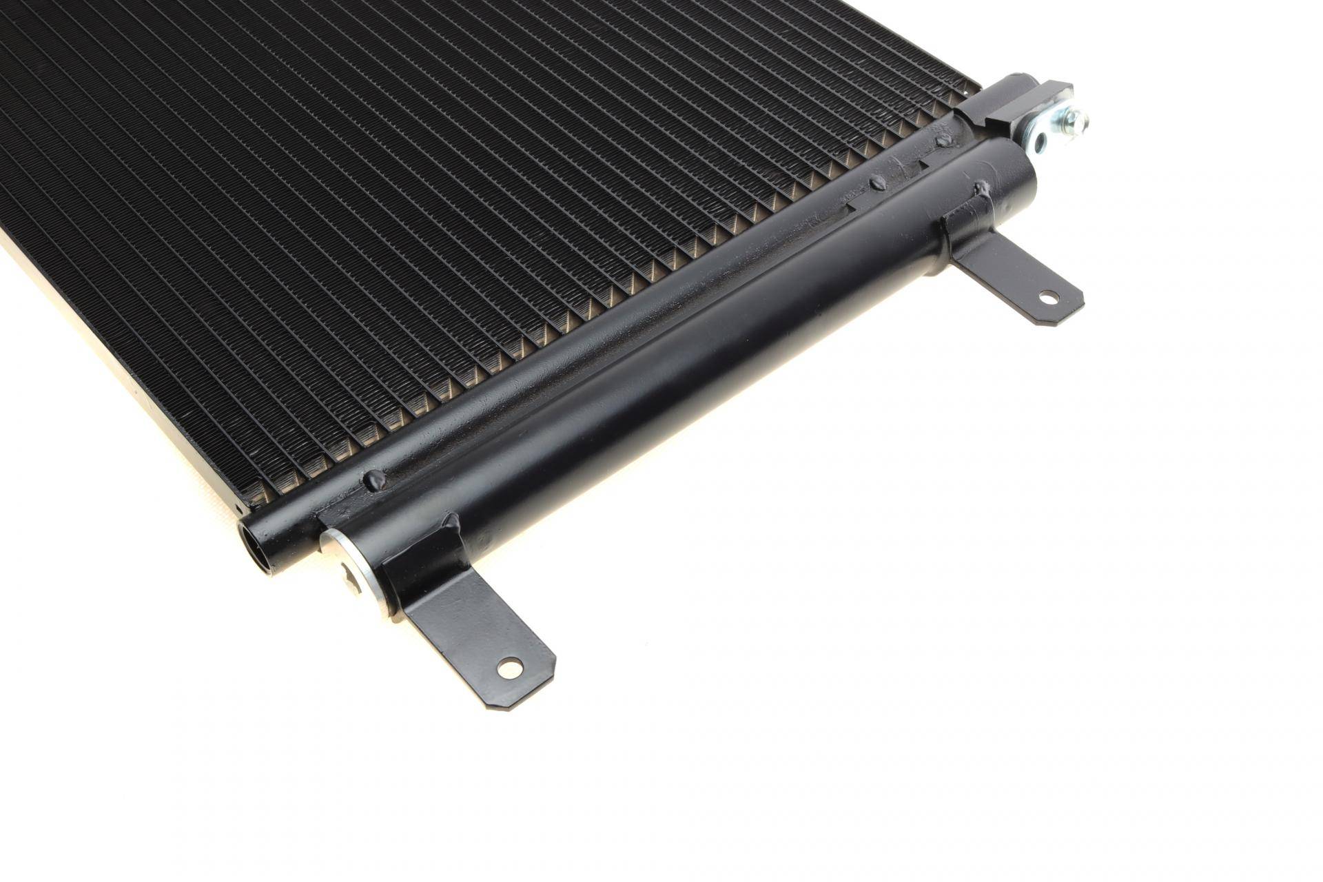 Радіатор кондиціонера Iveco Daily 2.3/3.0 04-11