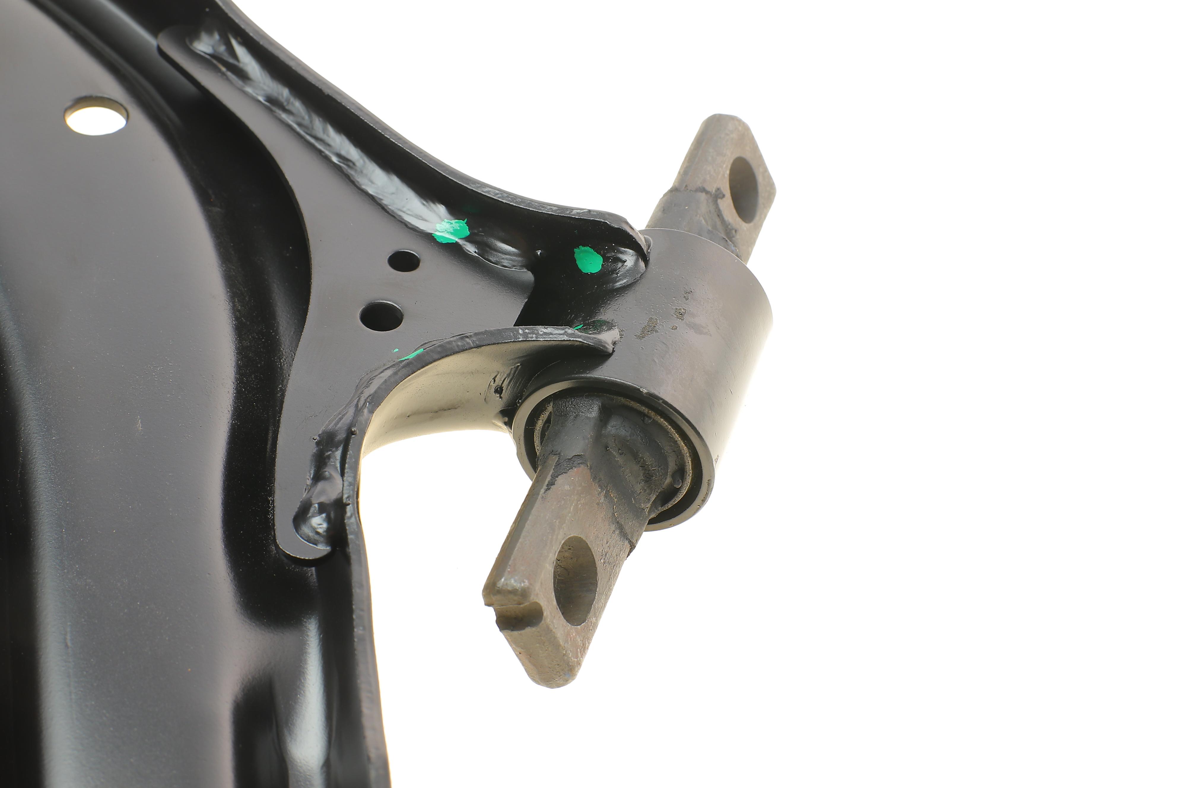 Важіль підвіски (передній/знизу) (R) Renault Koleos 08-/Nissan Qashqai/X-Trail 07-13