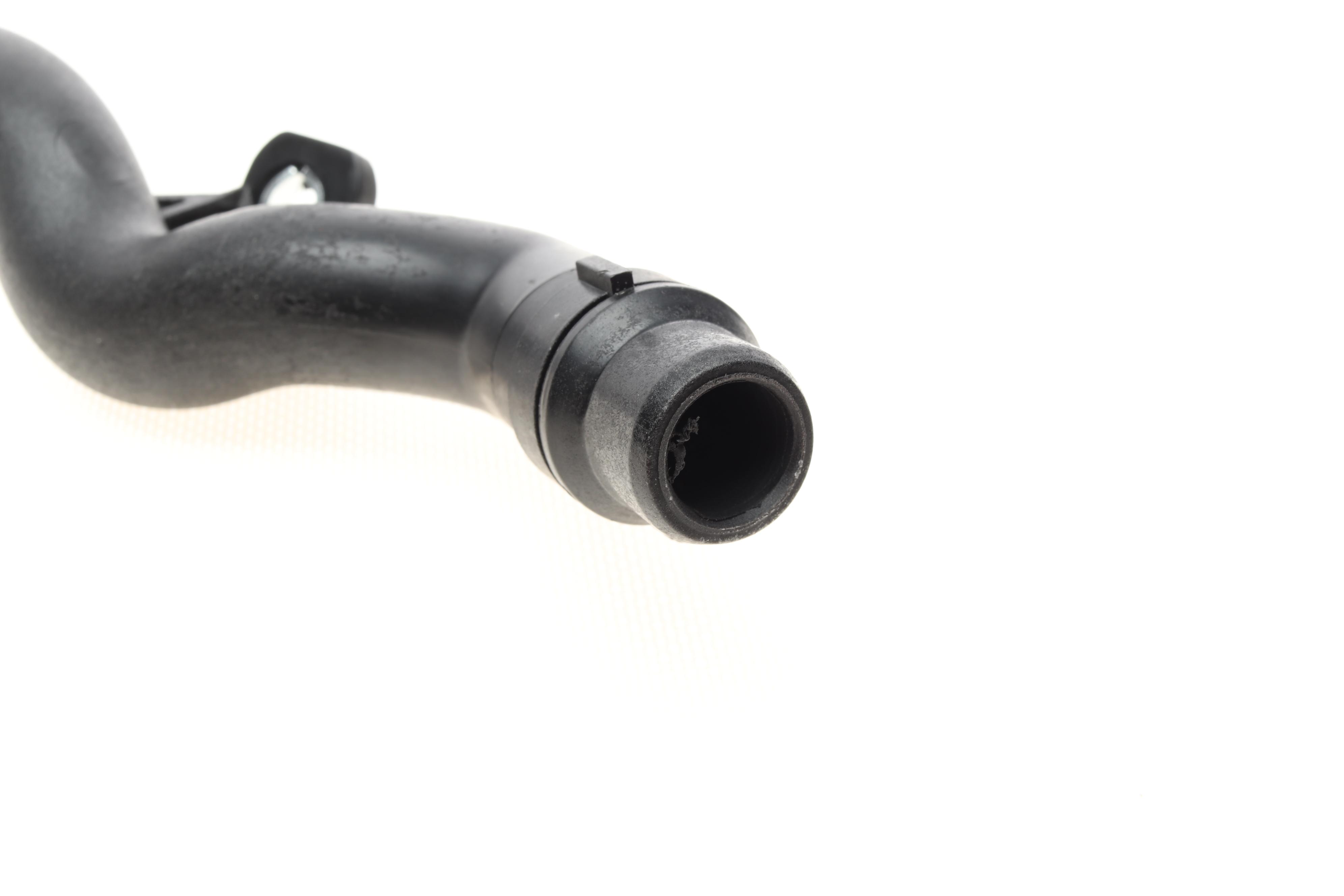 Трубка системы охлаждения BMW 3 (E46)/5 (E39)/7 (E38)/X3 (E83)/X5 (E53) 98-07