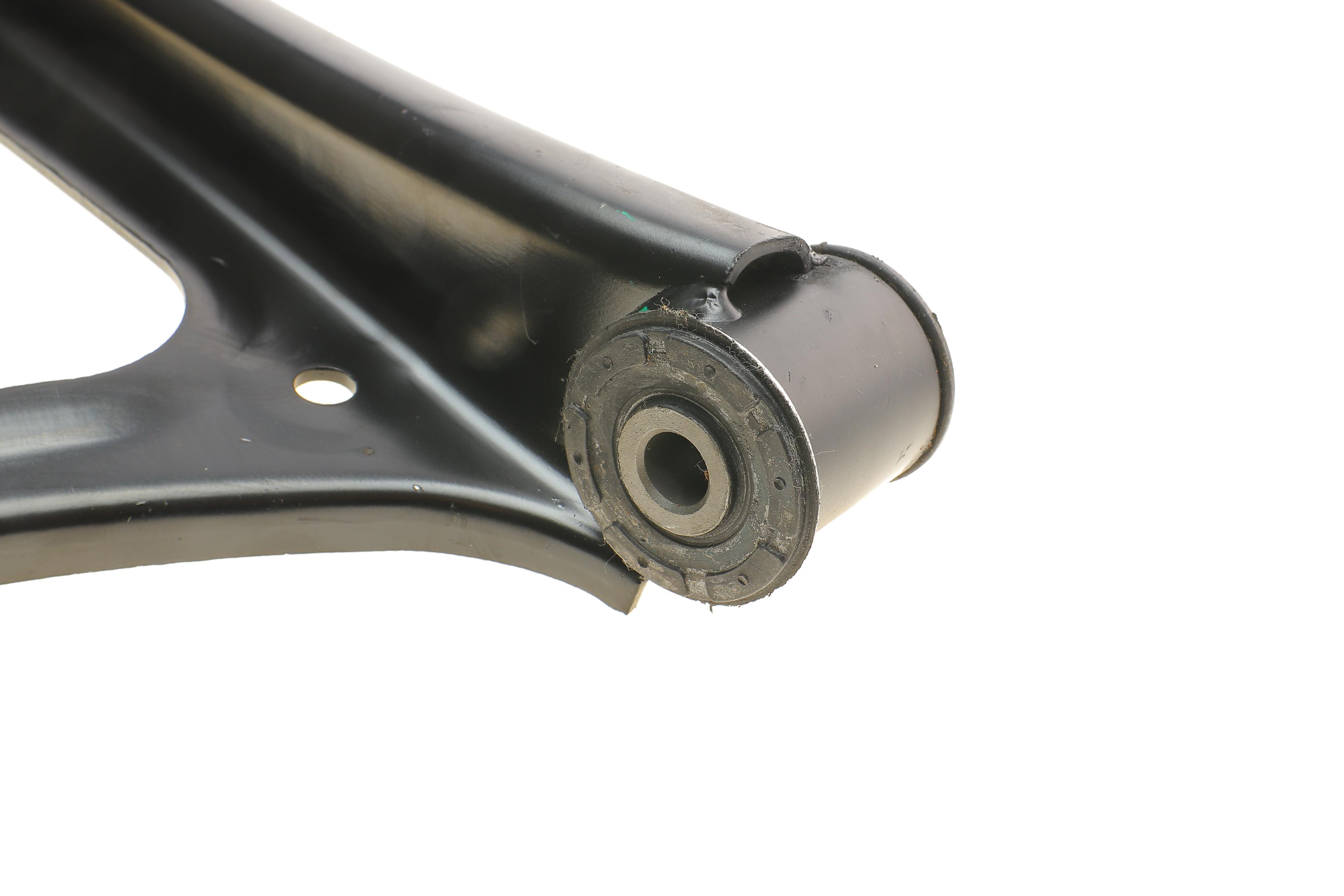 Важіль підвіски (задній/знизу) (R) Audi Q7/VW Touareg/Porsche Cayenne 02-18