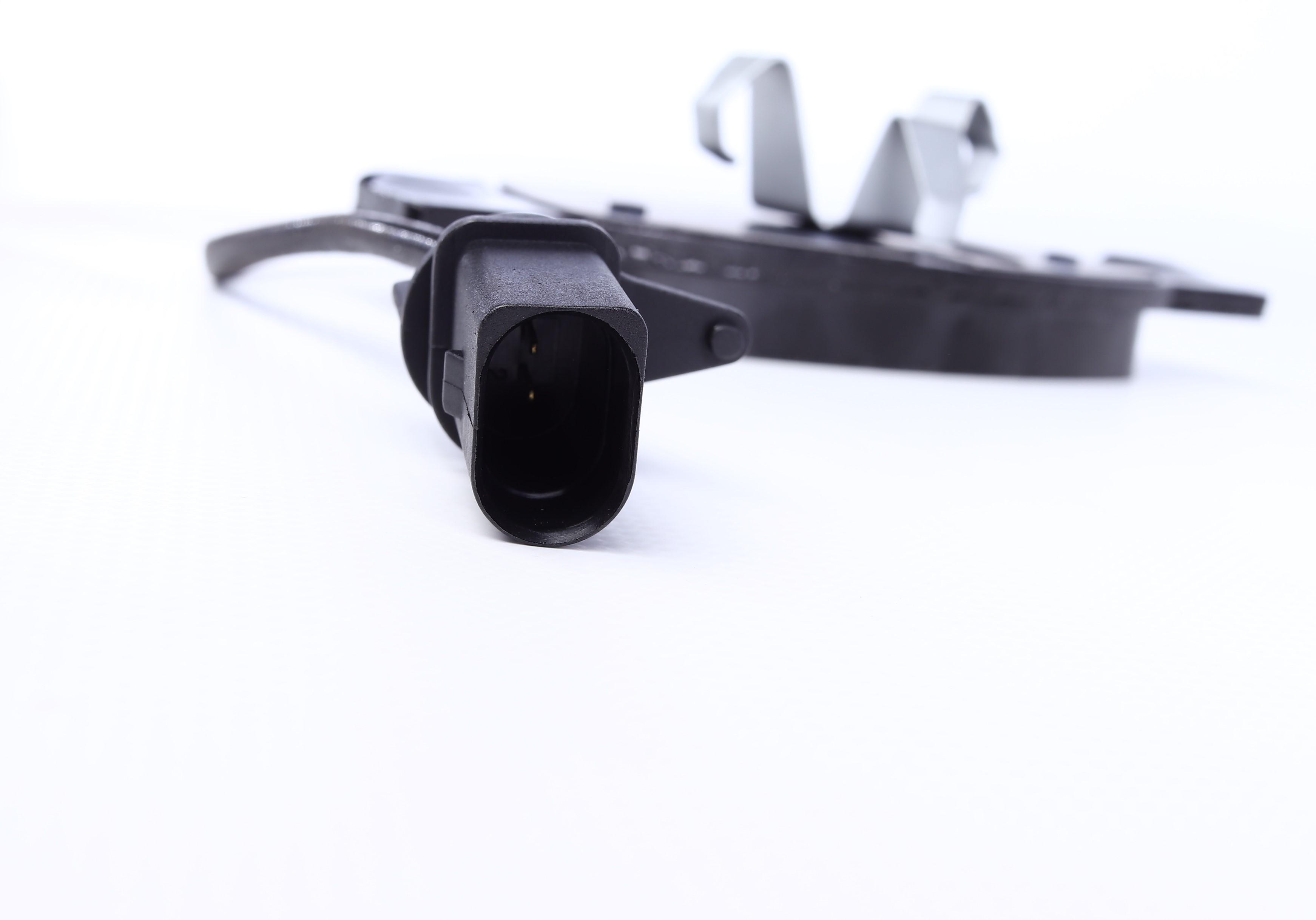 Колодки гальмівні (передні) Audi A4/A5 16- (з датчиком)