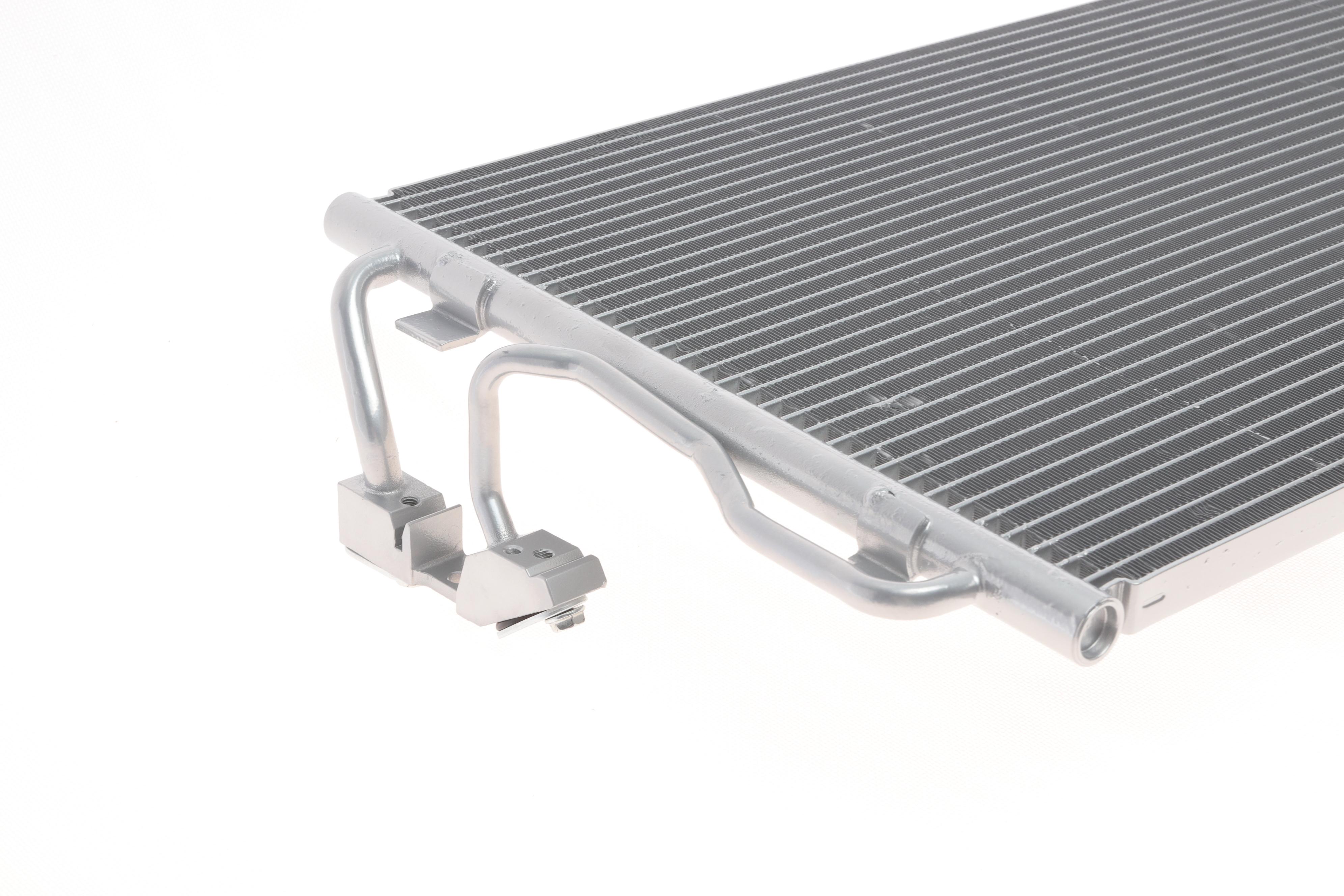 Радіатор кондиціонера BMW 1 (F20/F21)/3 (F30/F80) 11- B37/B38/B47/B48/B58/N13/N20/N26/N47/N55