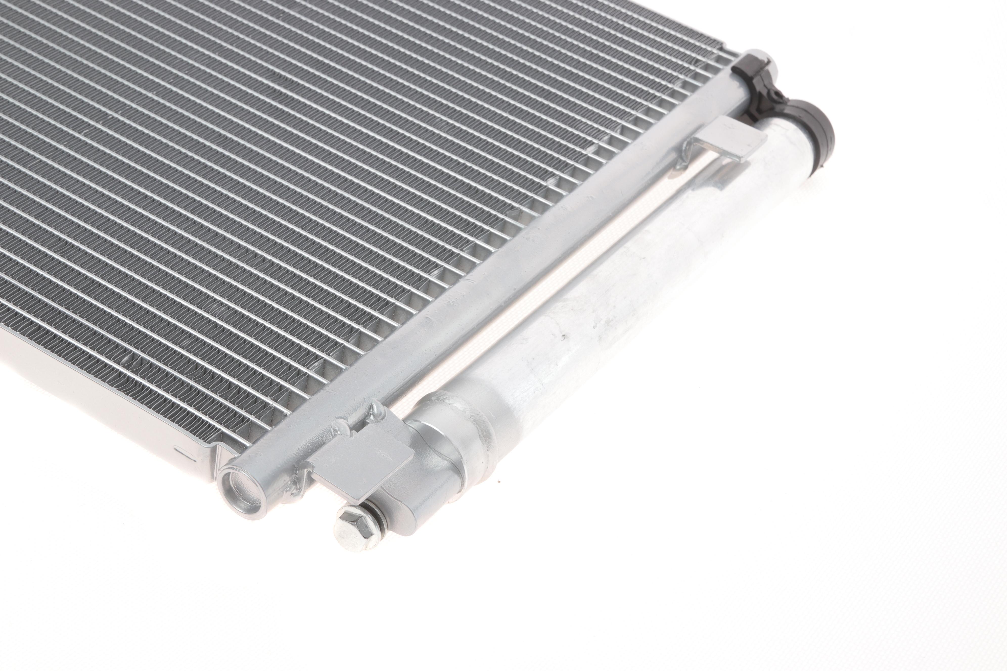 Радіатор кондиціонера BMW 1 (F20/F21)/3 (F30/F80) 11- B37/B38/B47/B48/B58/N13/N20/N26/N47/N55