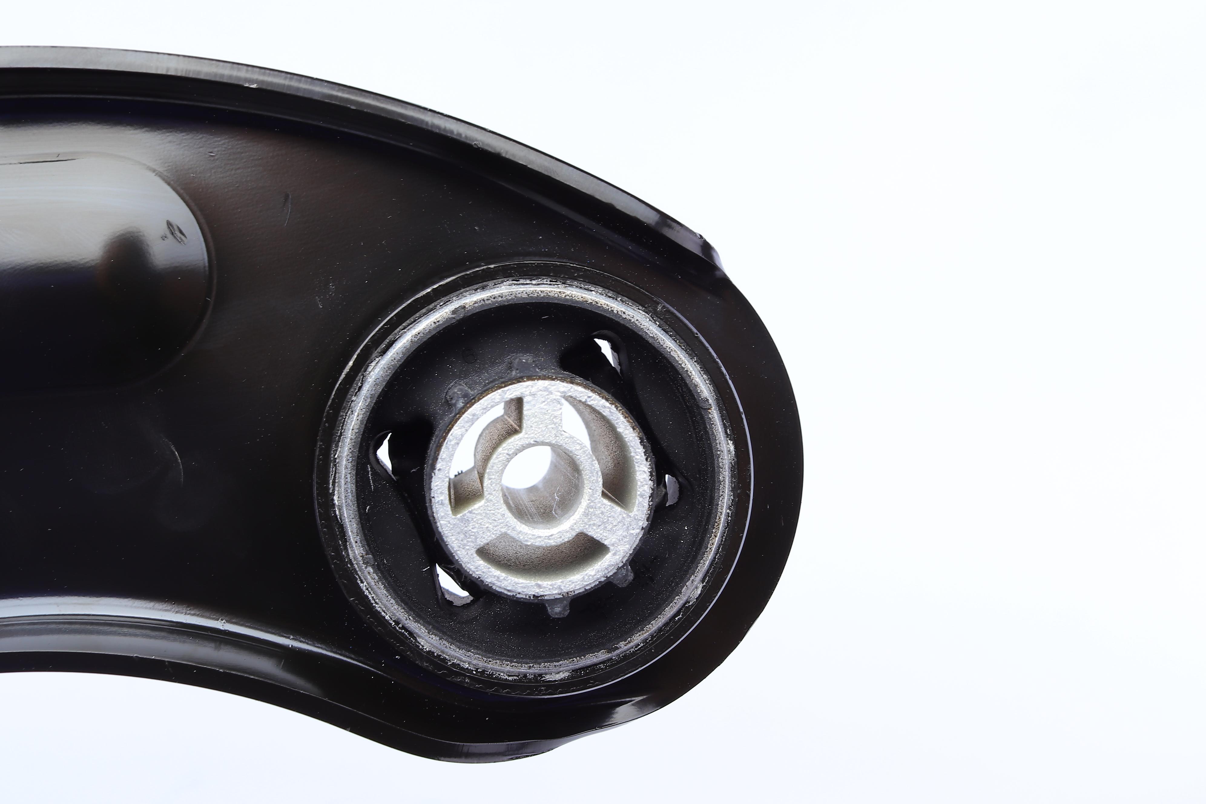 Важіль підвіски (задній) (R) Audi Q3 11-18/VW Passat 05-14/Sharan 10-/Tiguan 07-18