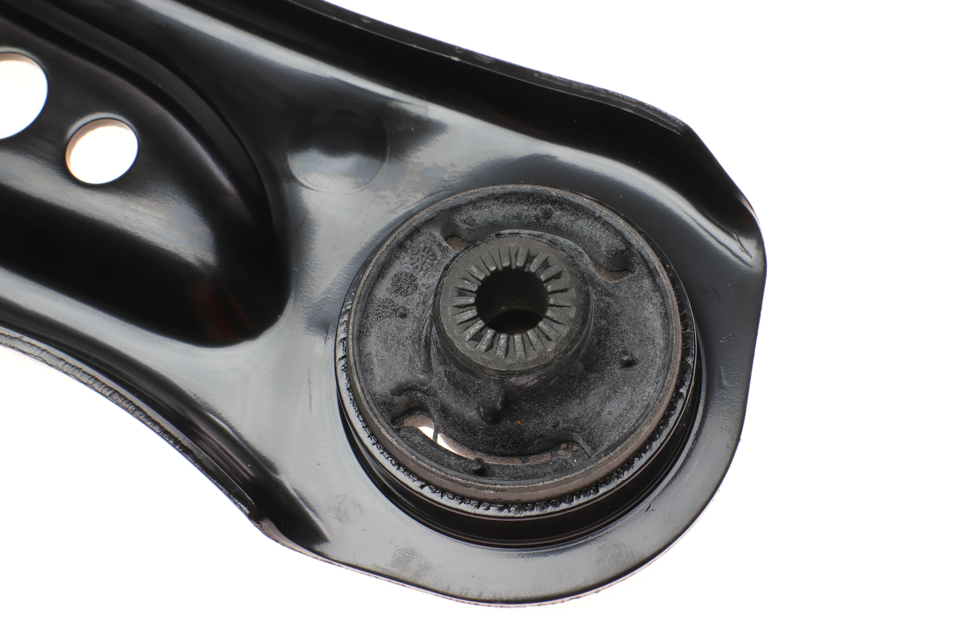 Важіль підвіски (передній) (L) Skoda Octavia III/VW Golf VII 12-