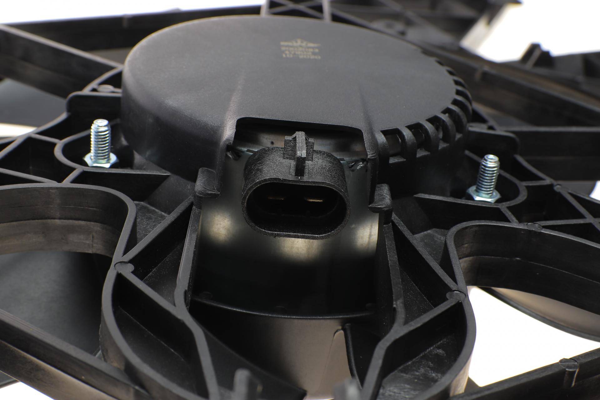 Вентилятор радіатора Fiat Doblo/Ducato 1.3-2.0D 10- (з дифузором)