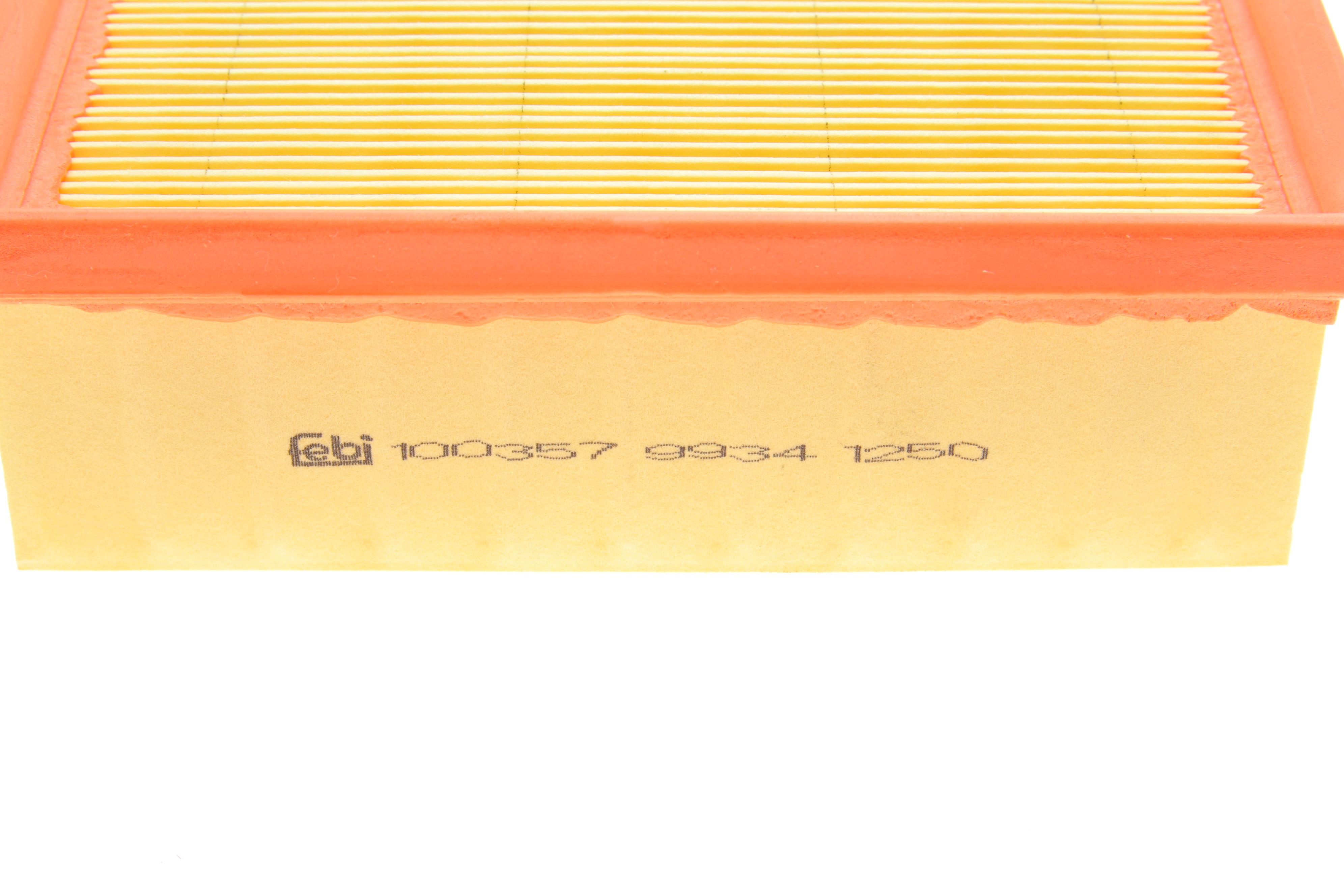 Фільтр повітряний Citroen C4/Peugeot 307 1.8 16V/2.0 16V 04-