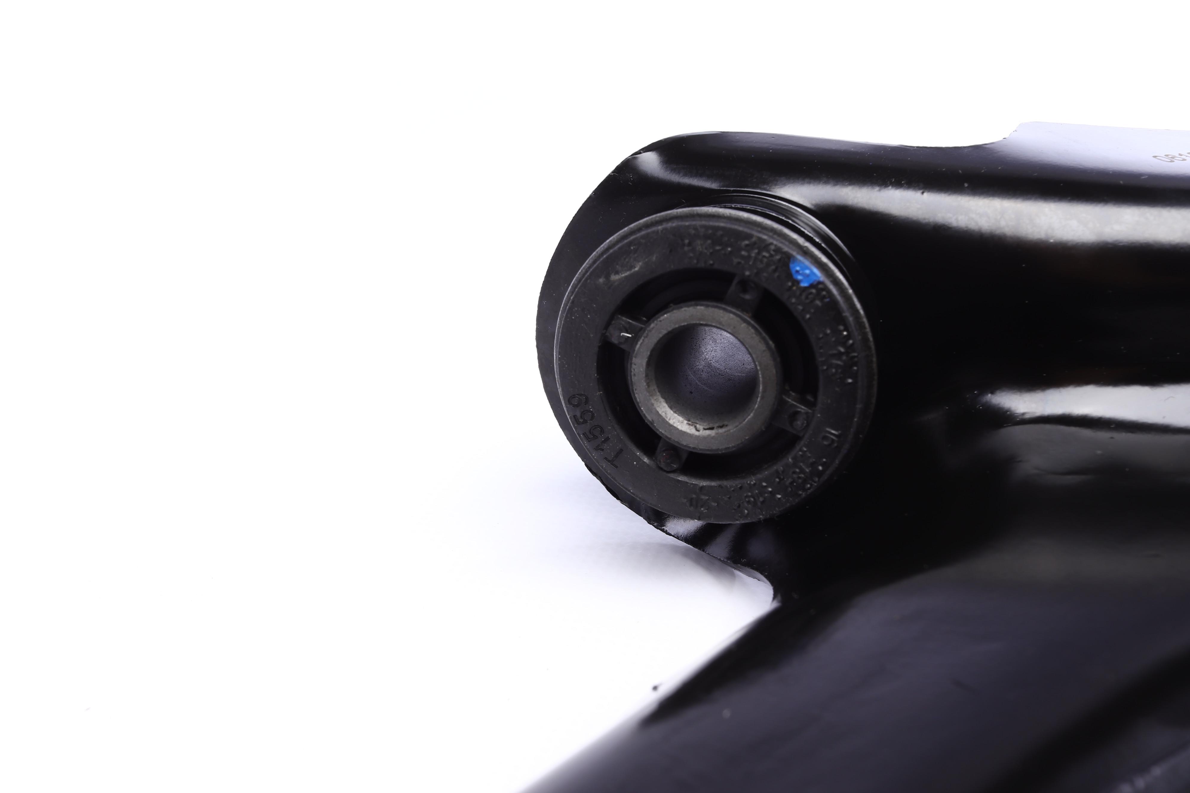 Важіль підвіски (передній/знизу) (R) Renault Megane II 1.4-2.0 02-08