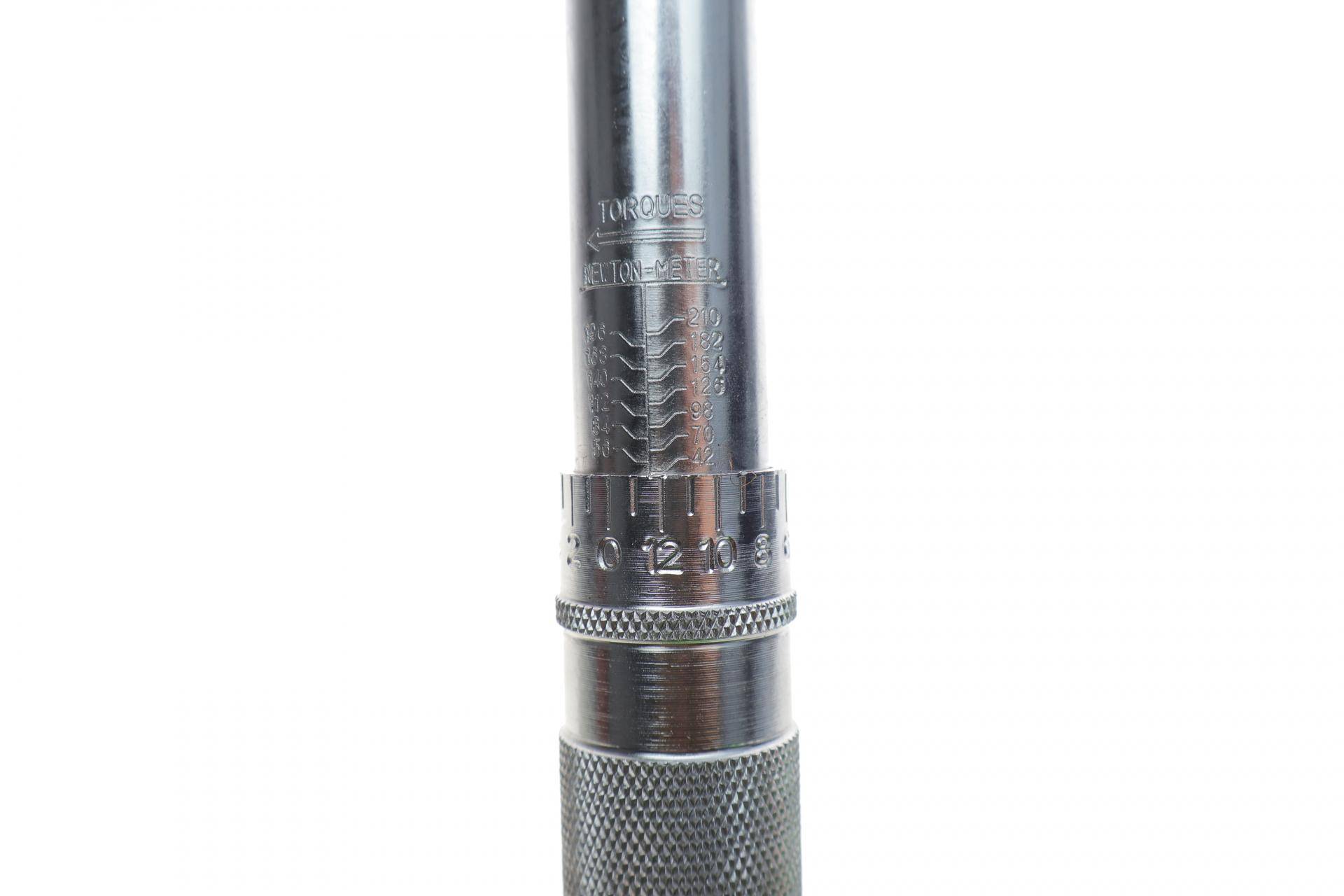 Ключ динамометричний 1/2" 42-210 Нм 470 мм