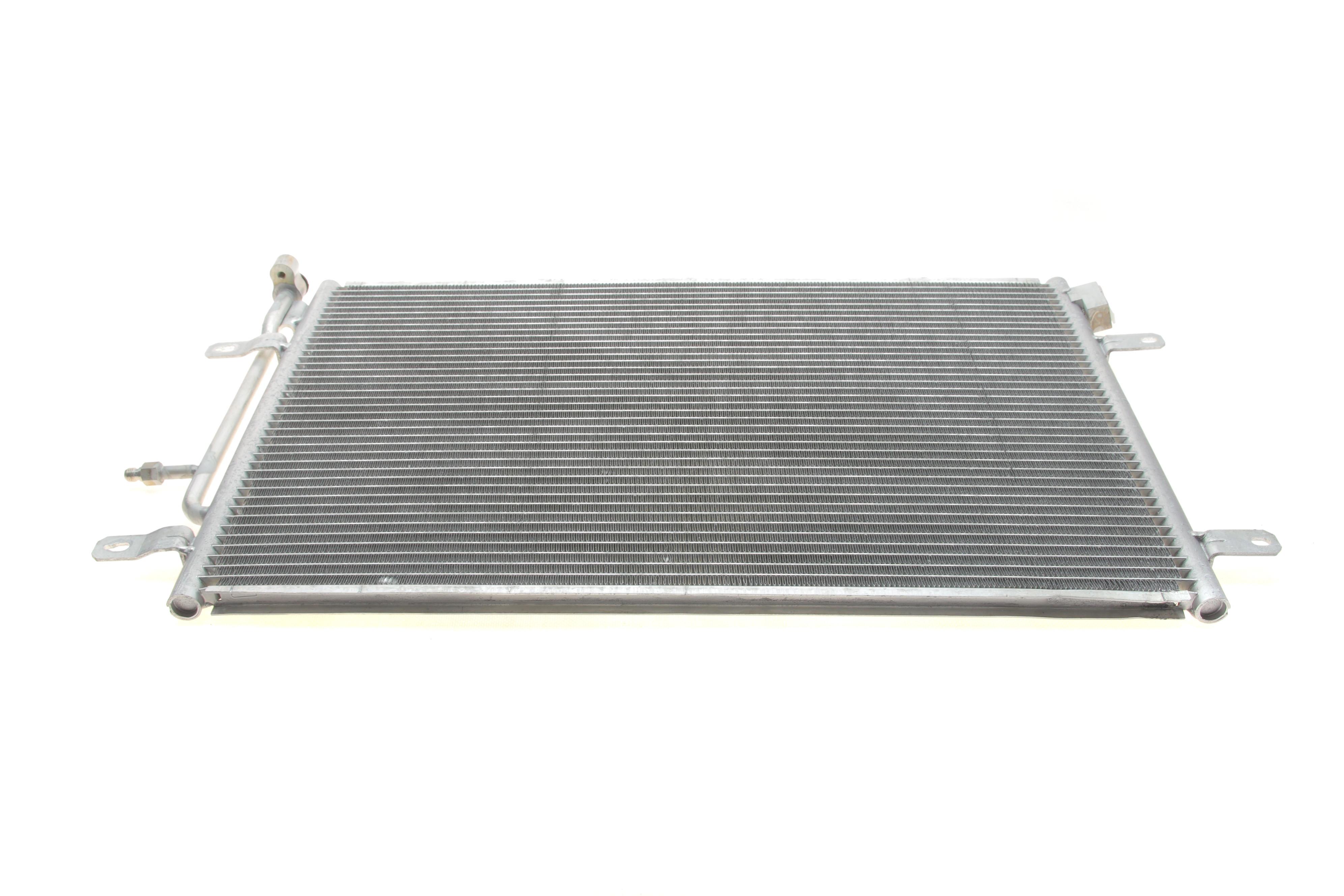 Радиатор кондиционера Audi A4/Seat Exeo 1.6-3.2 02-13